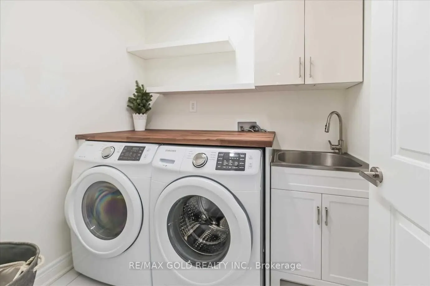 11 William Luck Avenue, #Main