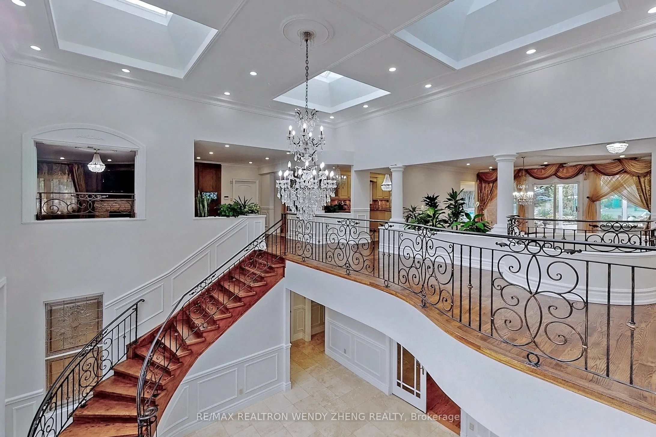 305 Woodland Acres Crescent