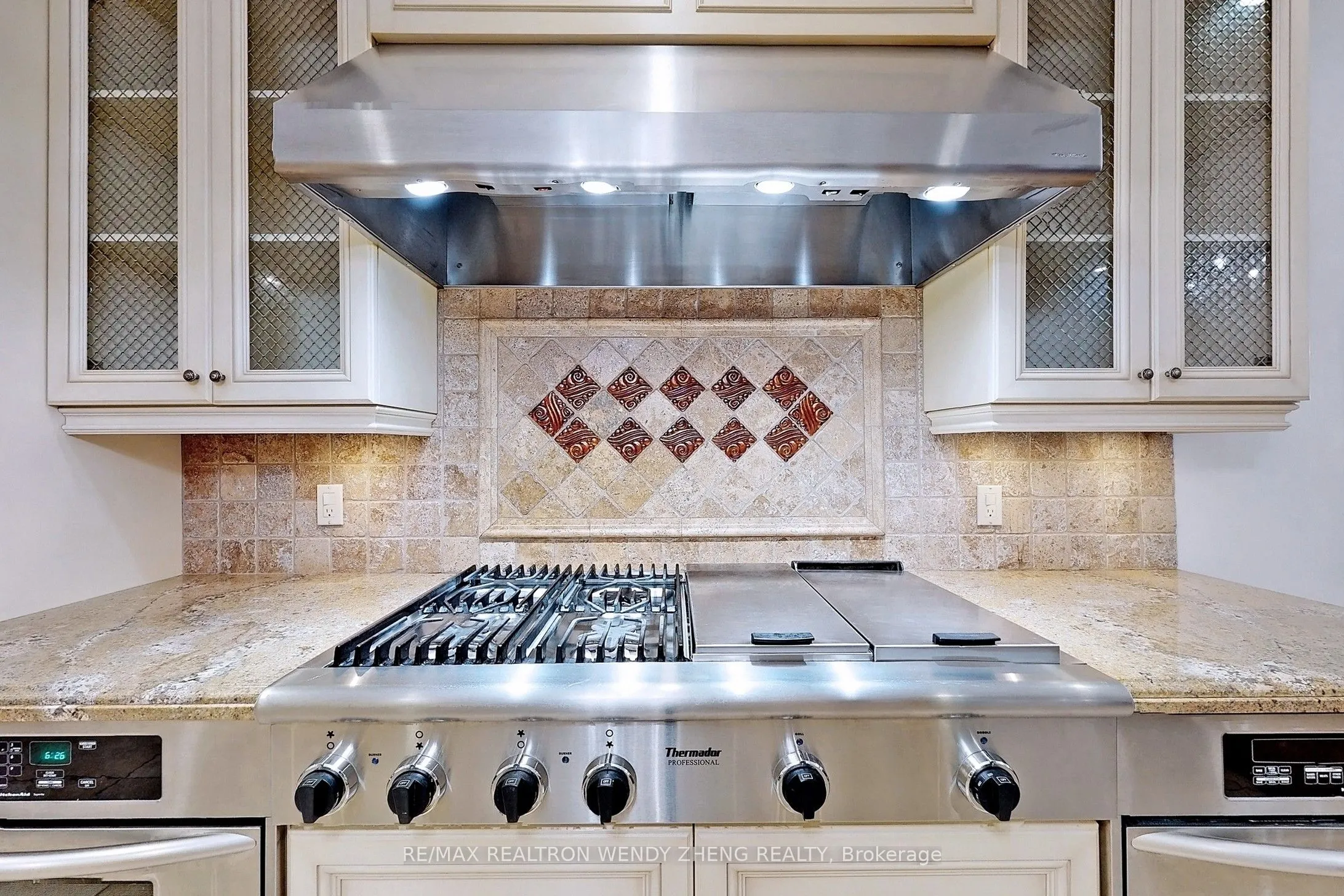 305 Woodland Acres Crescent