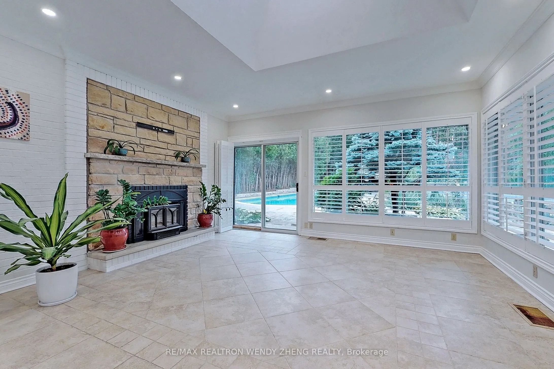 305 Woodland Acres Crescent