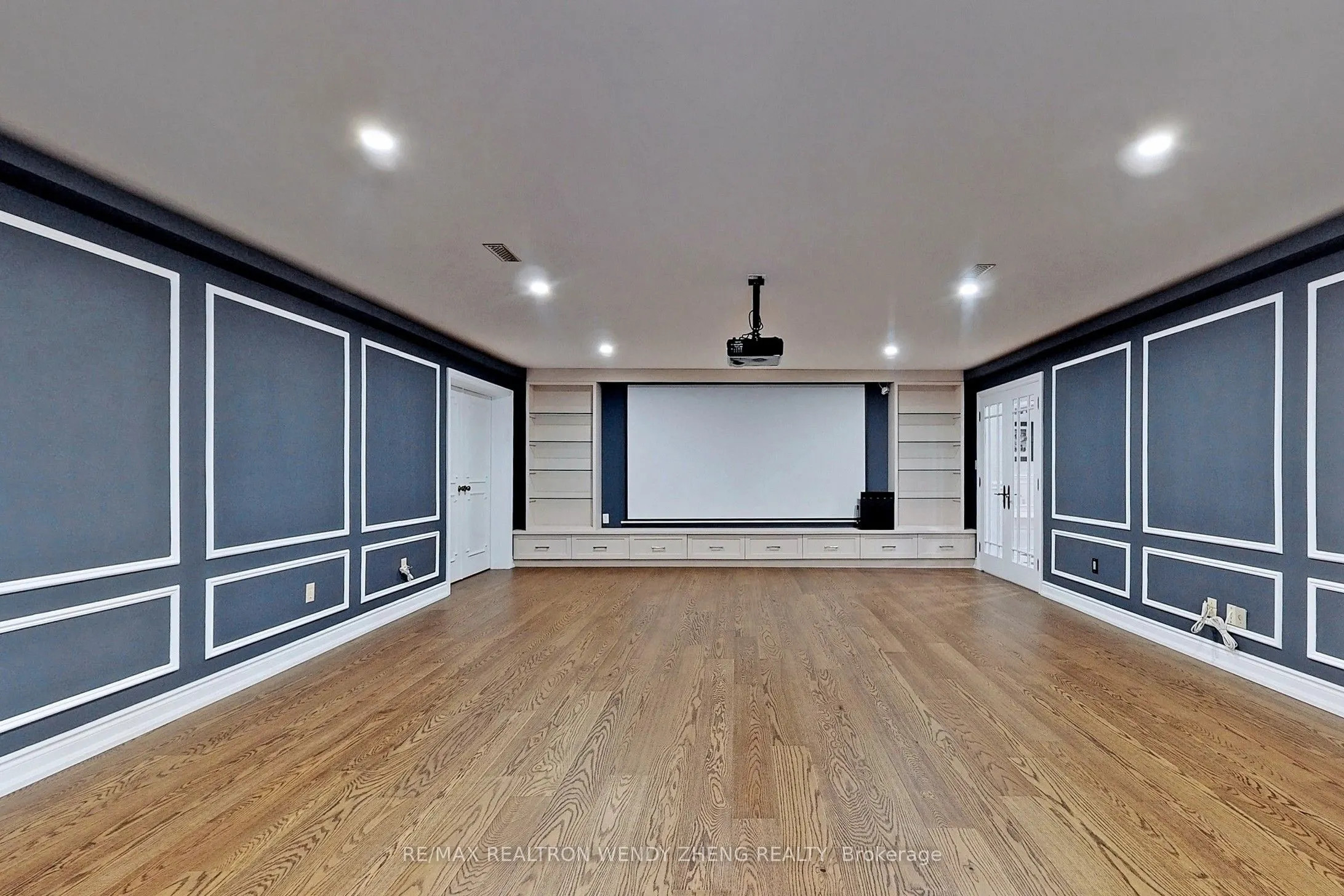 305 Woodland Acres Crescent