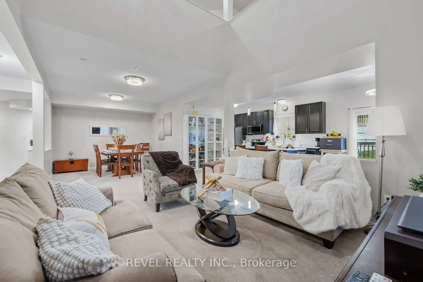 1254 Leslie Drive
