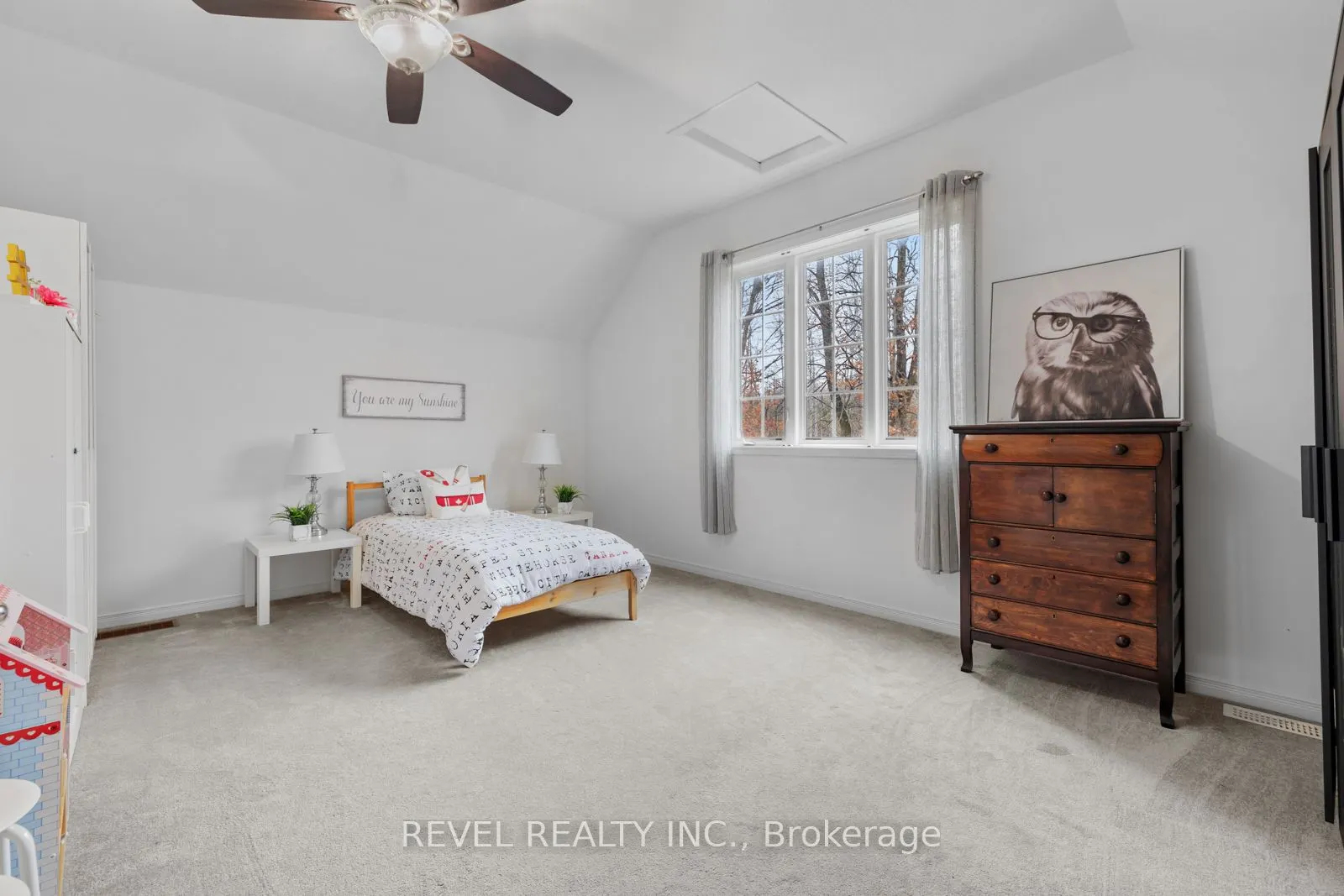 1254 Leslie Drive