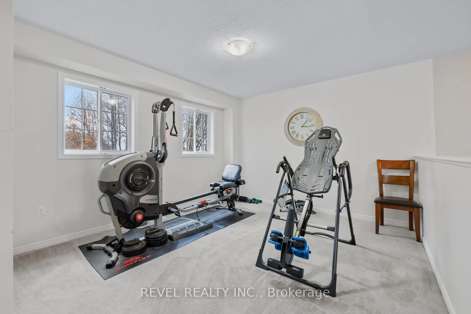 1254 Leslie Drive