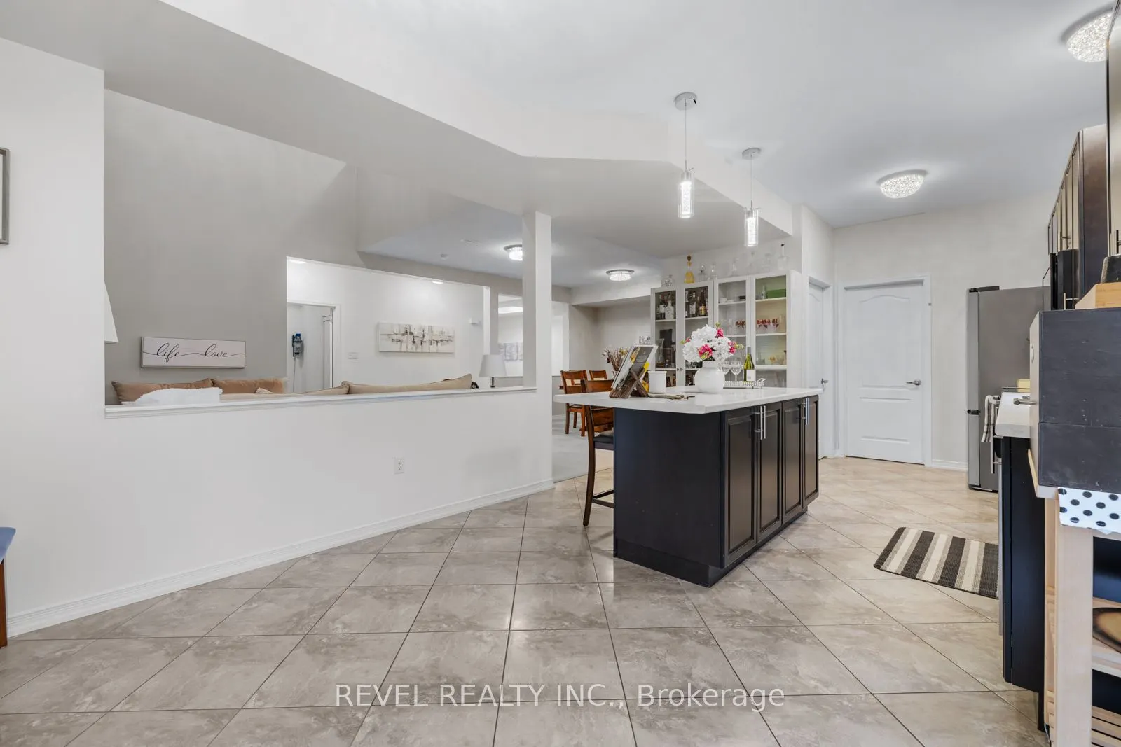 1254 Leslie Drive
