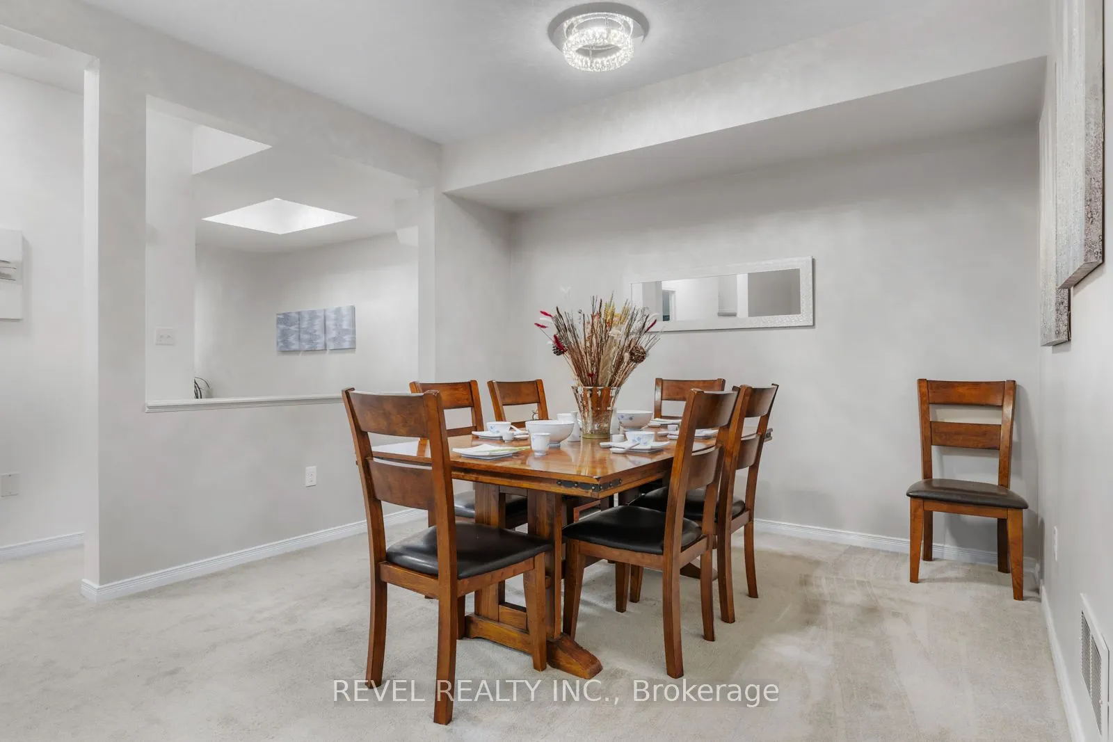 1254 Leslie Drive