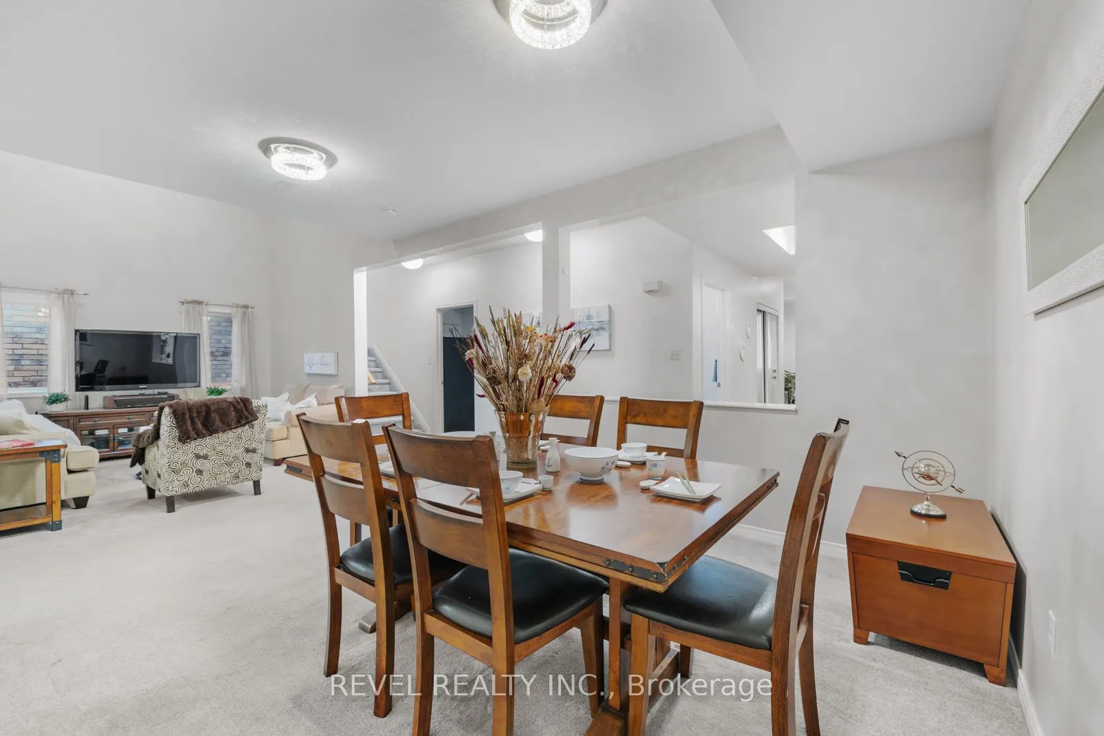 1254 Leslie Drive