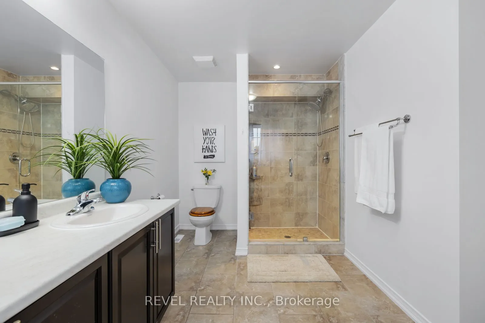 1254 Leslie Drive