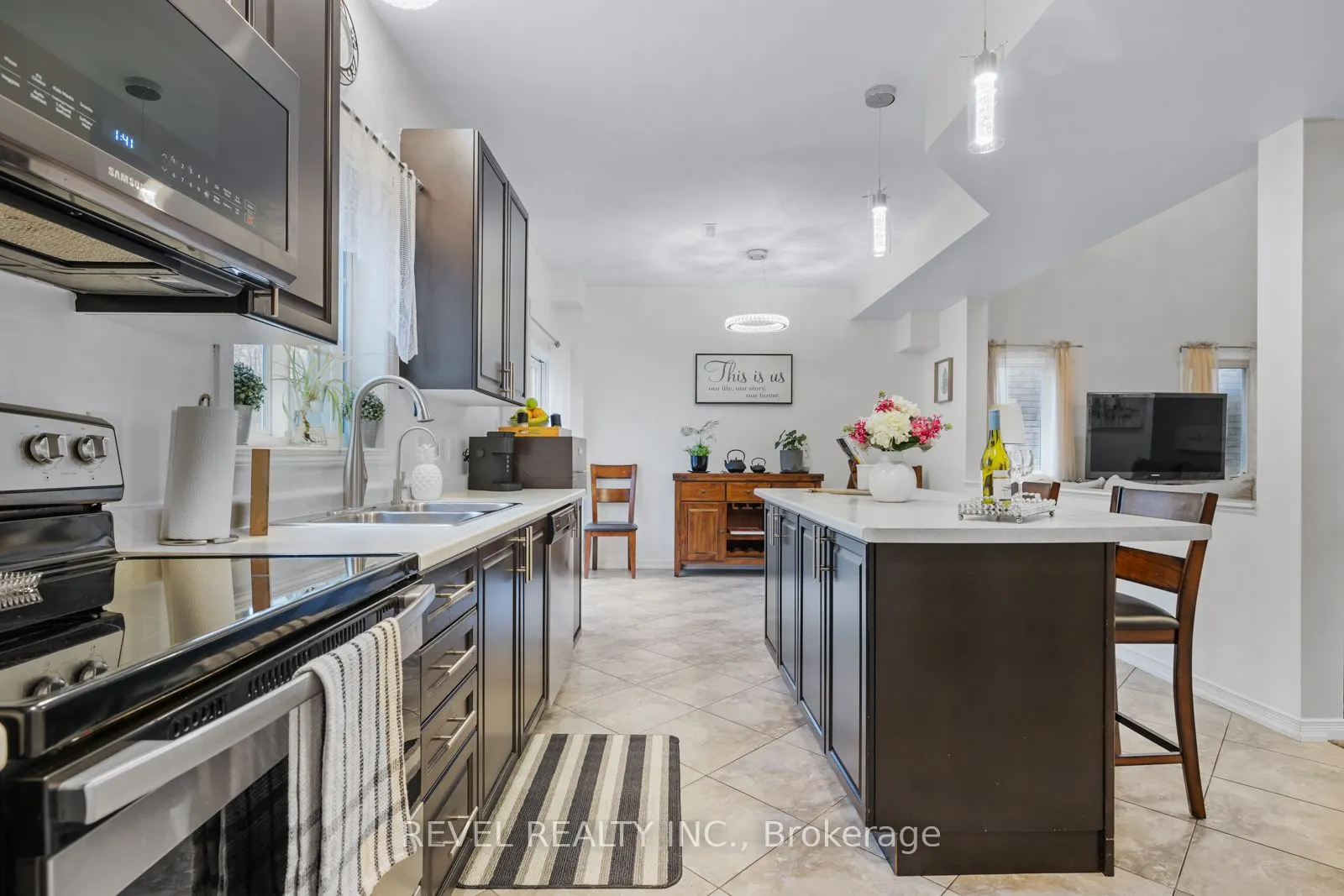 1254 Leslie Drive