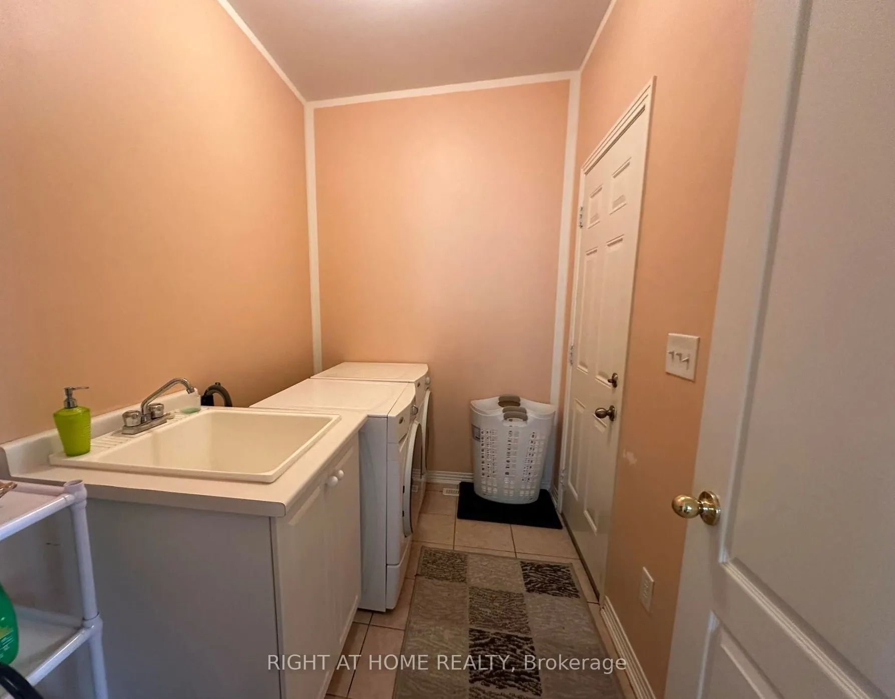 357 Dowson Loop, #(Main)