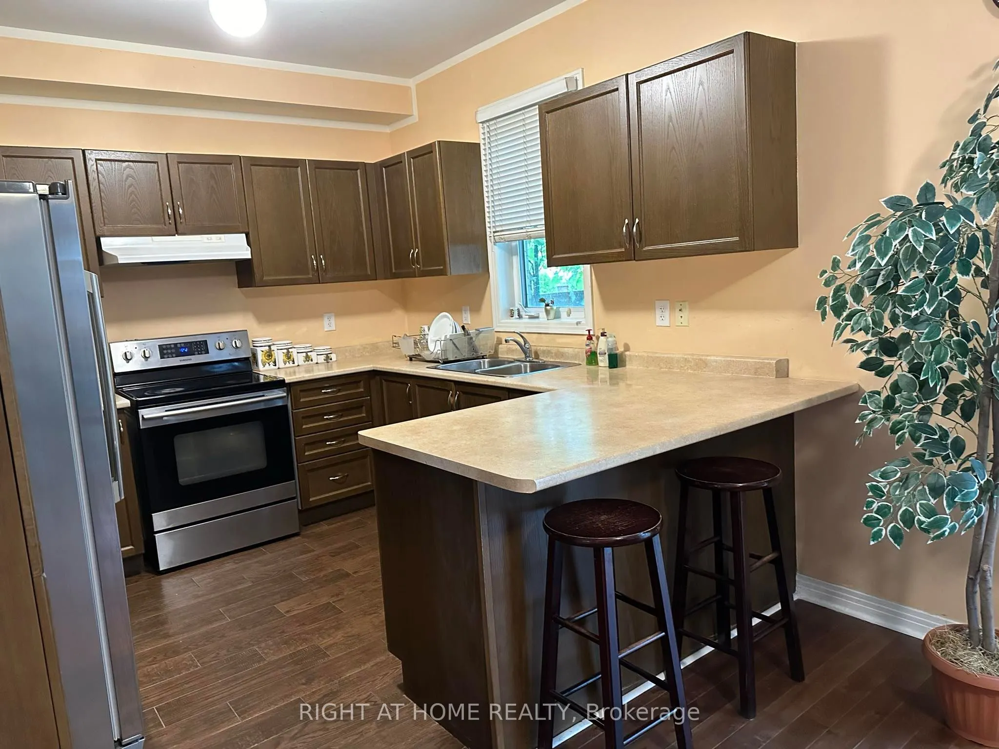 357 Dowson Loop, #(Main)