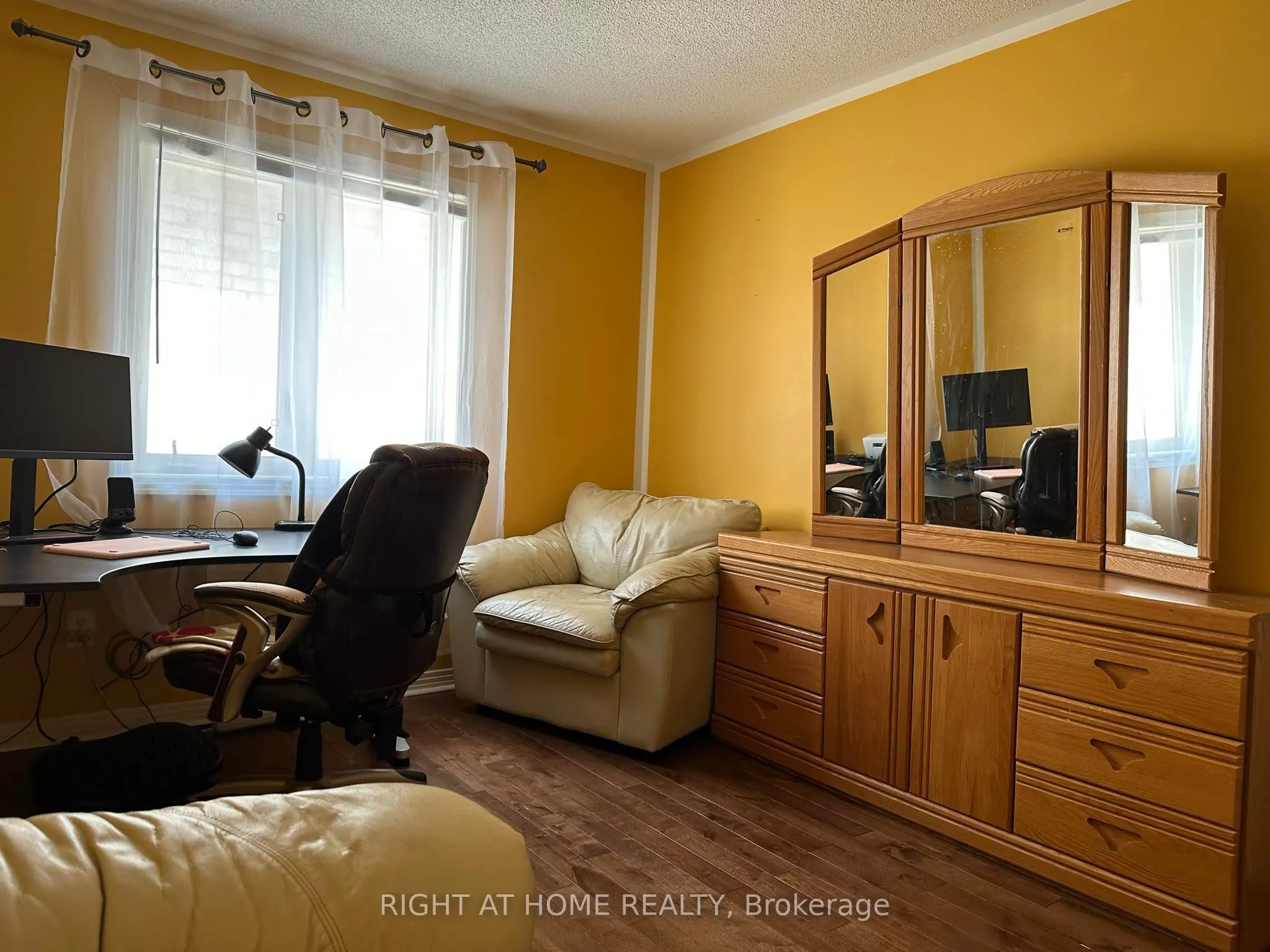 357 Dowson Loop, #(Main)