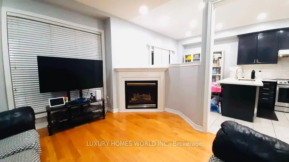 18 Sandham Crescent