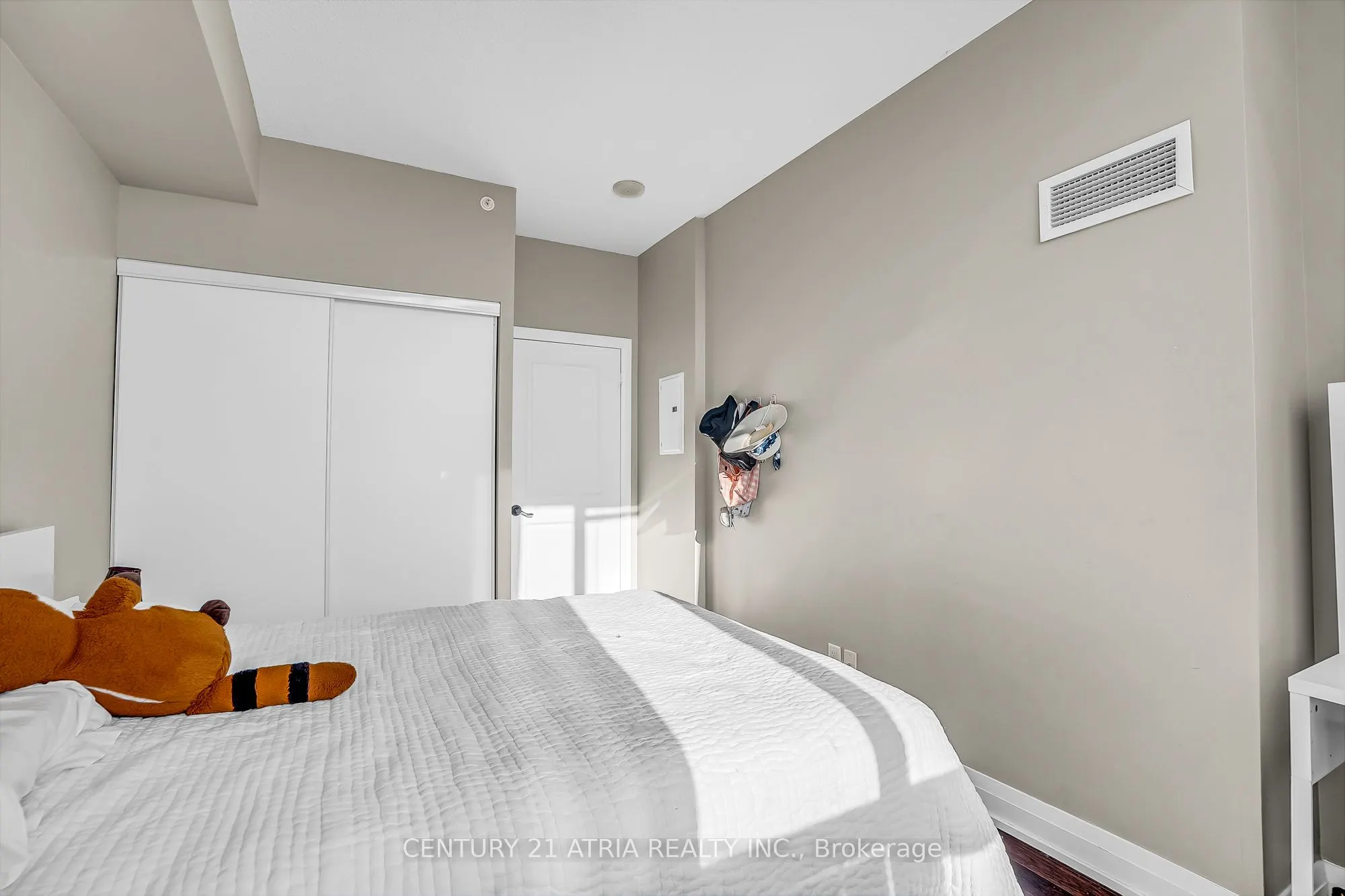 75 North Park Road, #1410