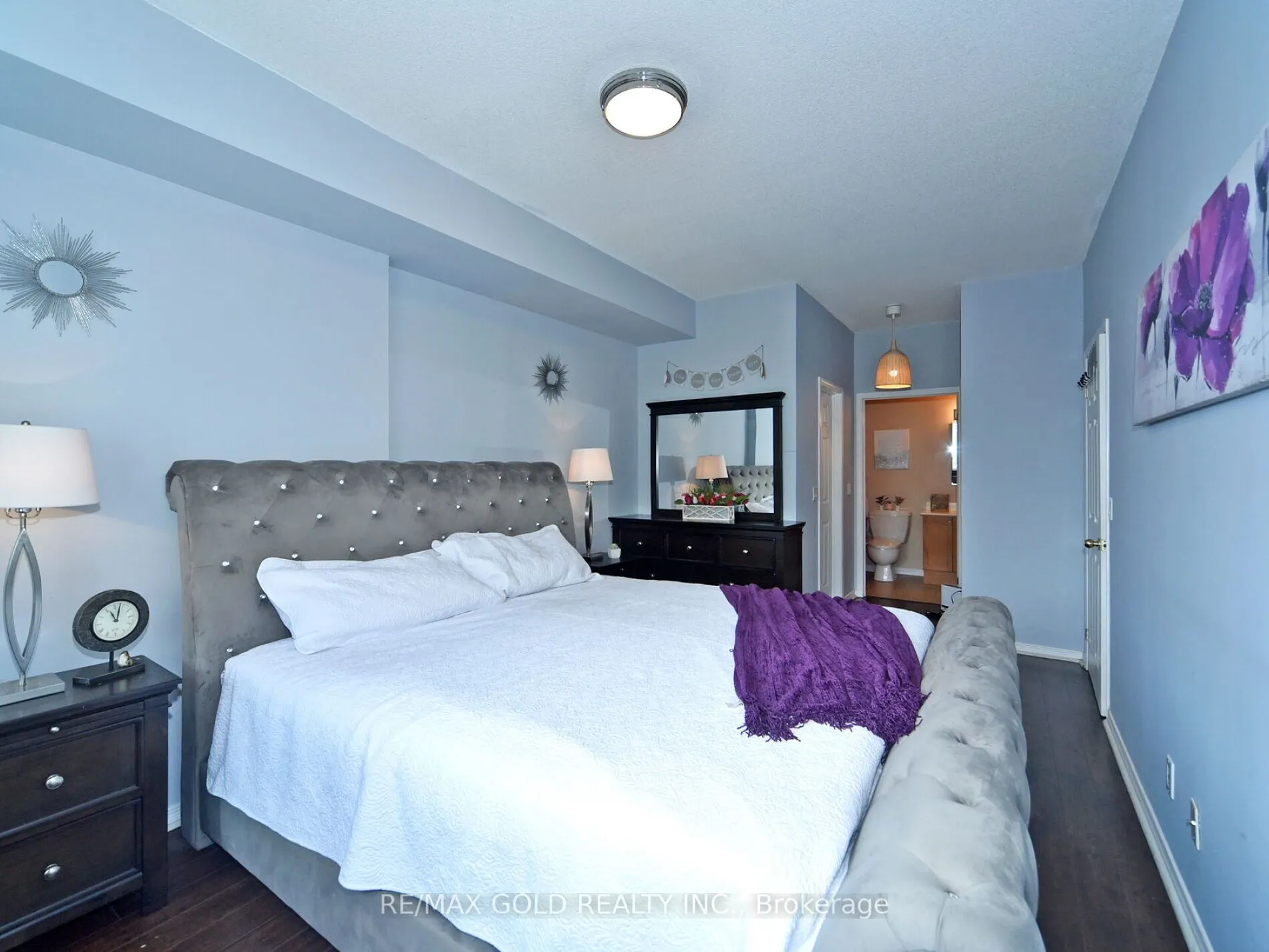2 Maison Parc Court, #404