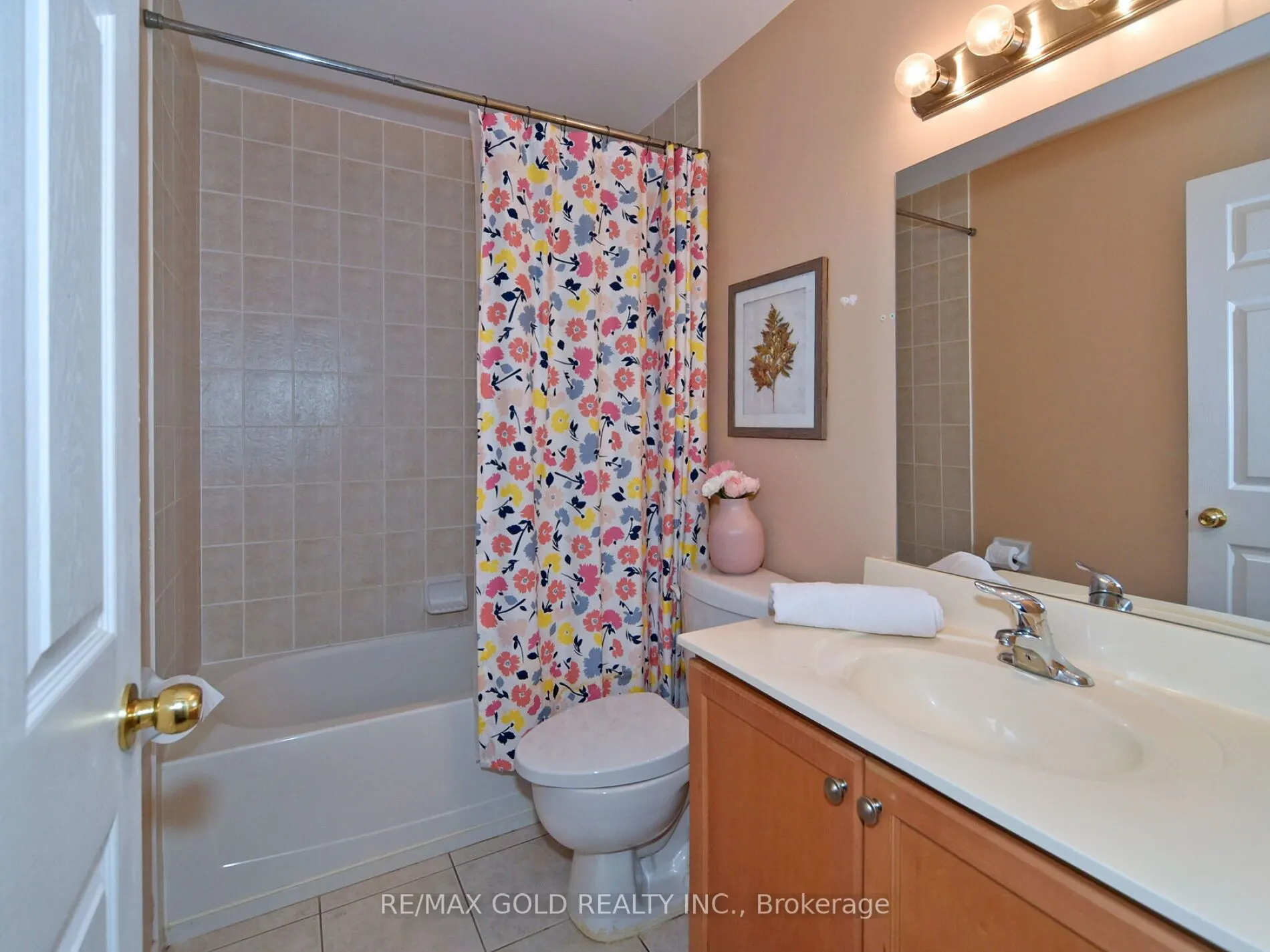 2 Maison Parc Court, #404