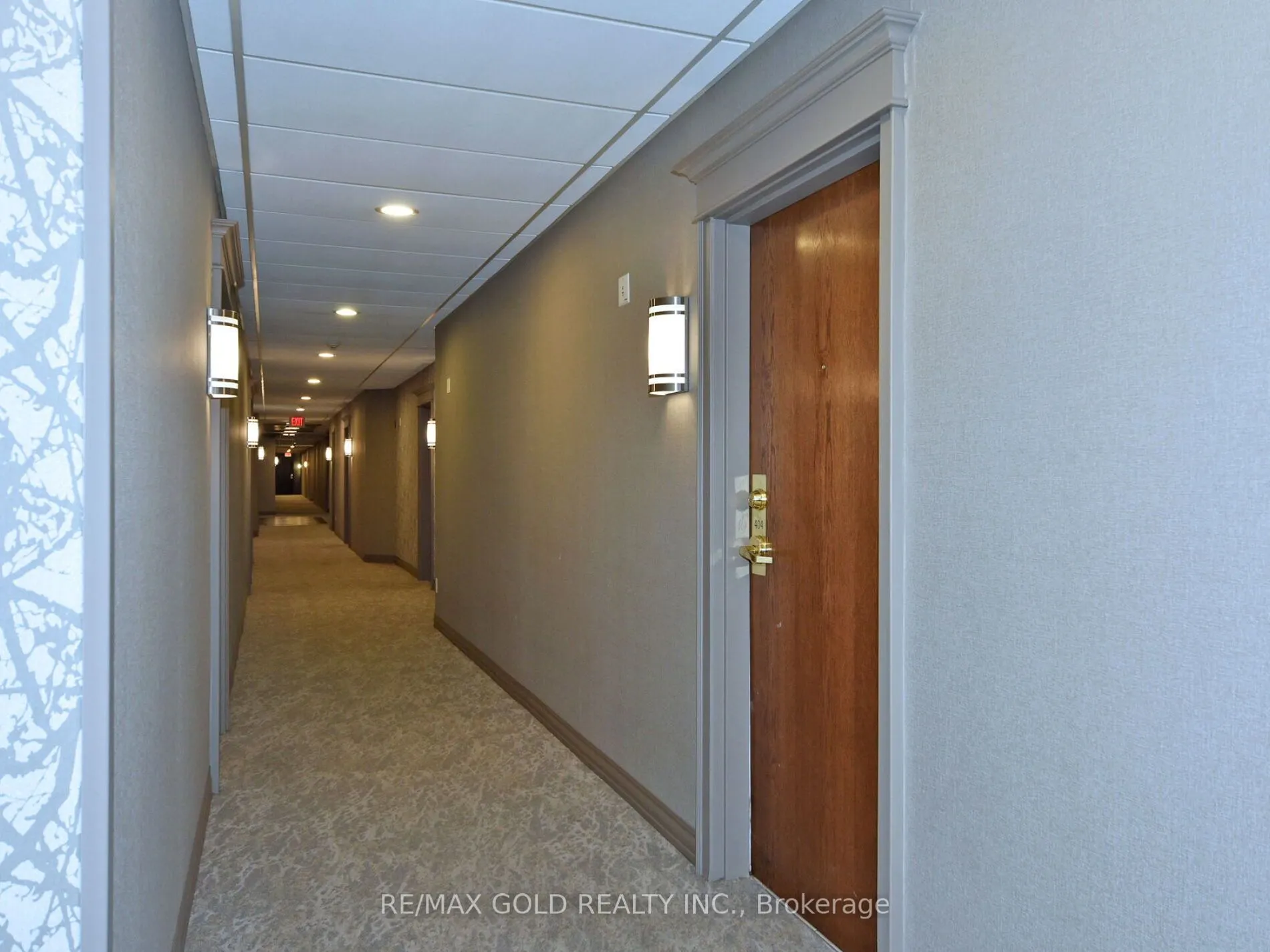 2 Maison Parc Court, #404