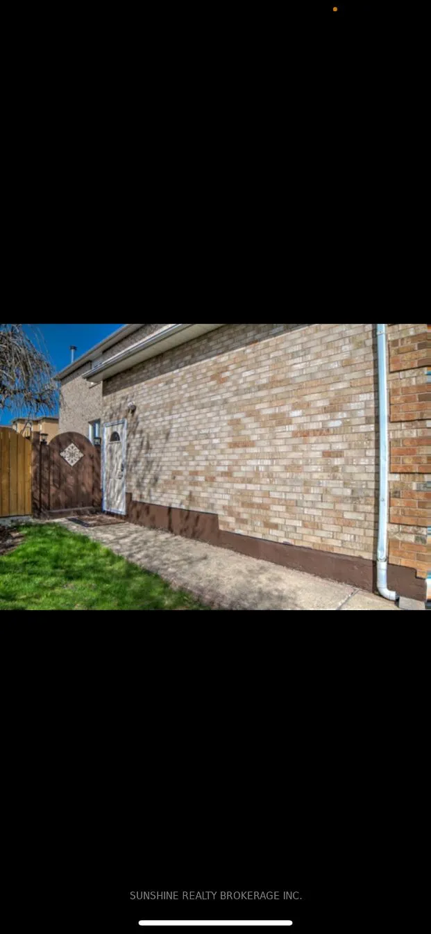 34 Coldstream Crescent, #Unit 02