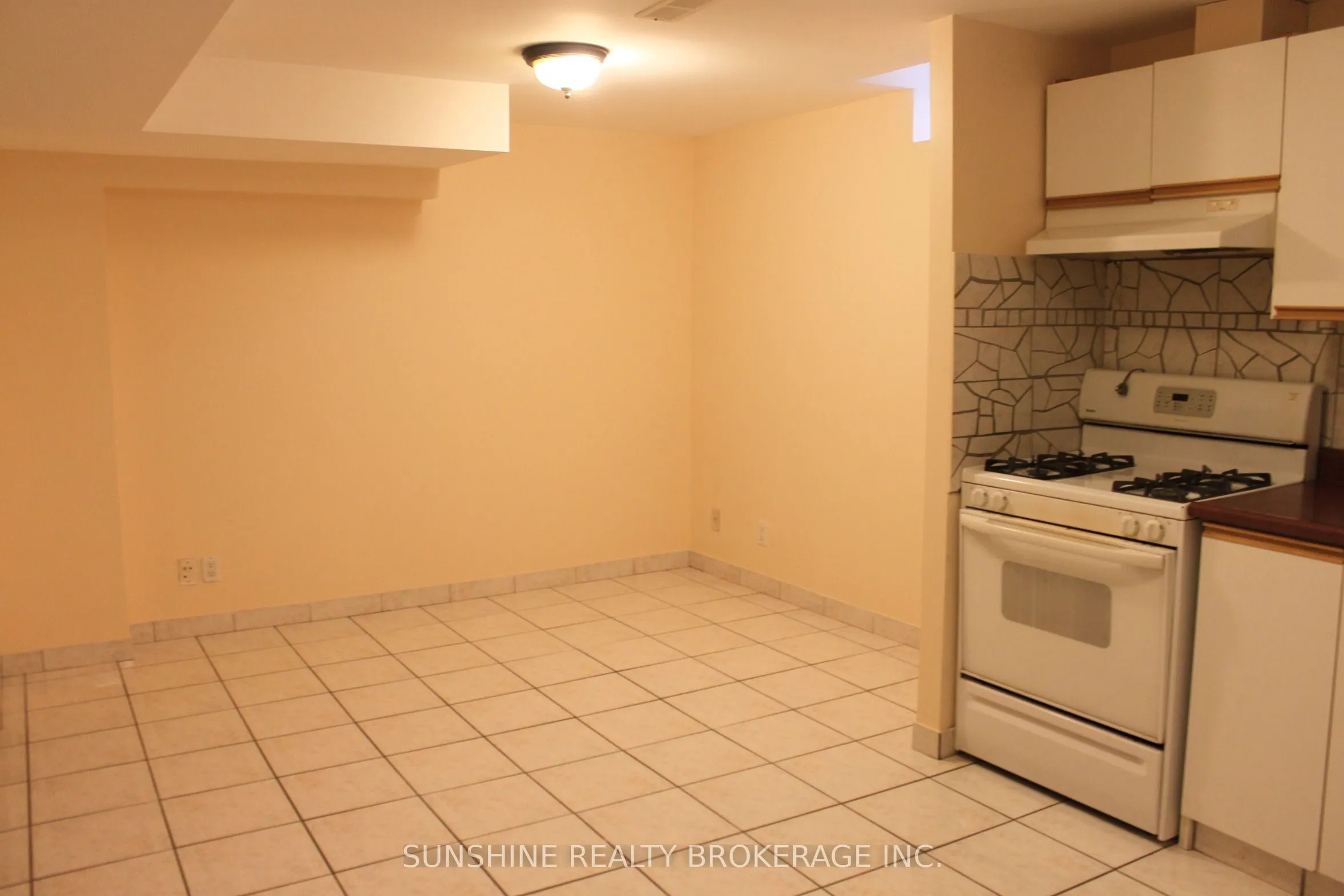34 Coldstream Crescent, #Unit 02