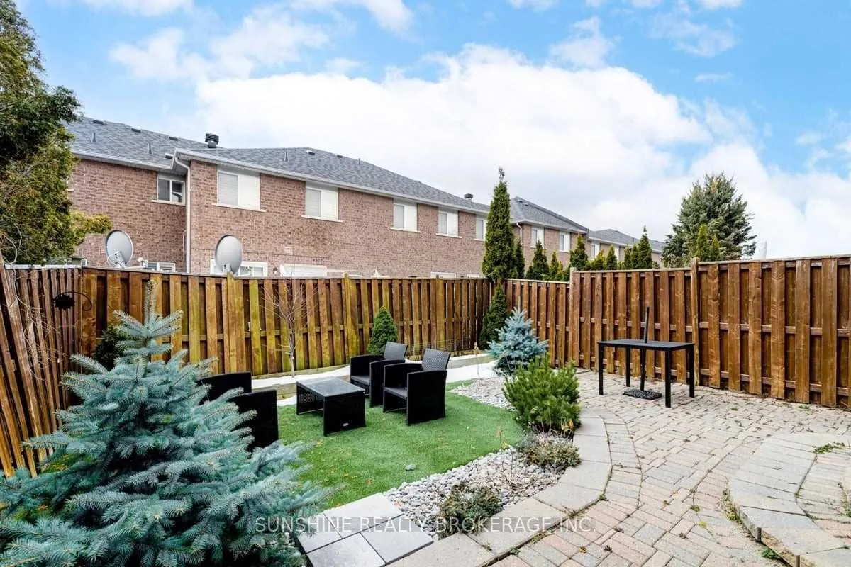 142 Laurelhurst Crescent