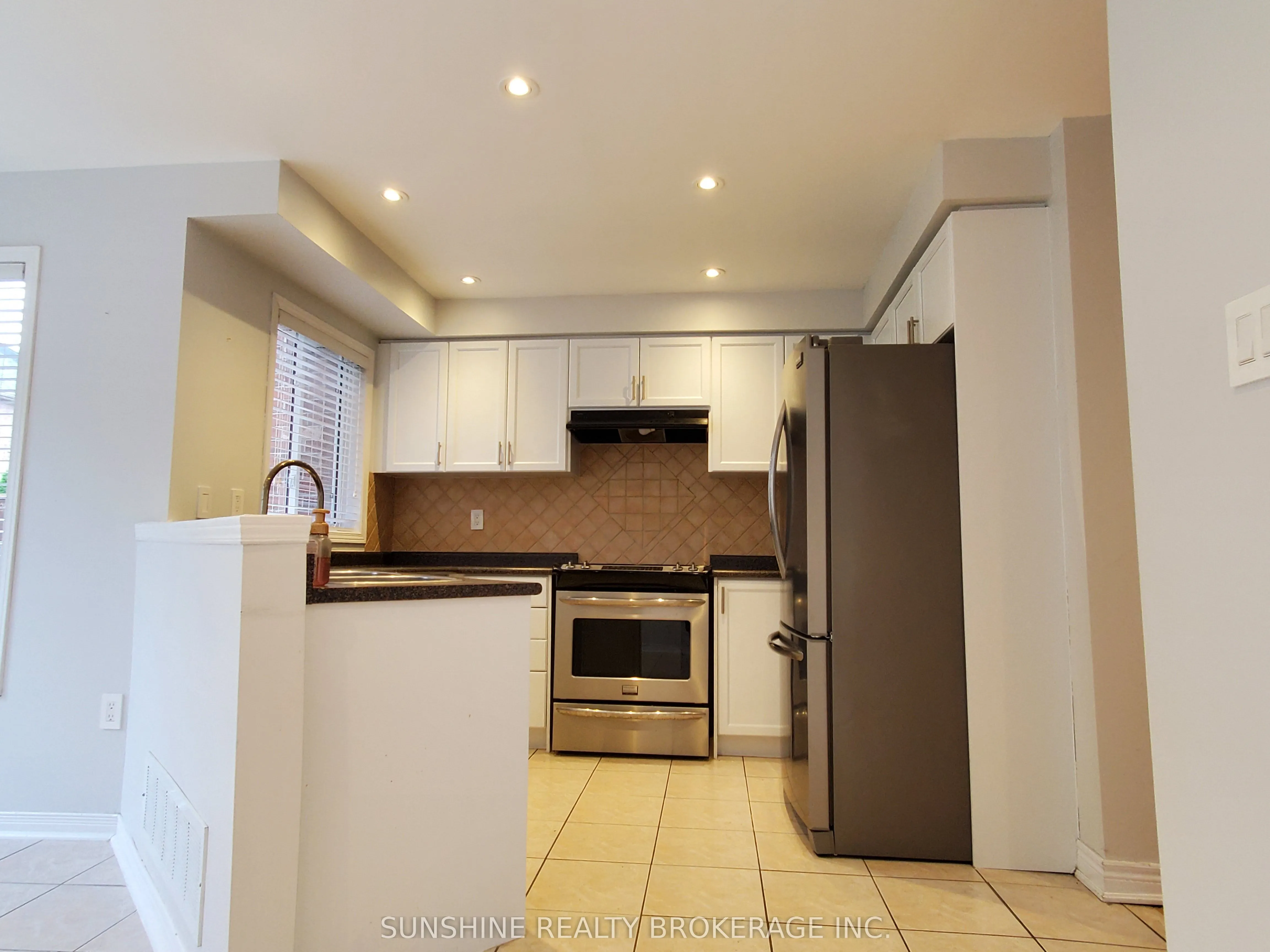 142 Laurelhurst Crescent