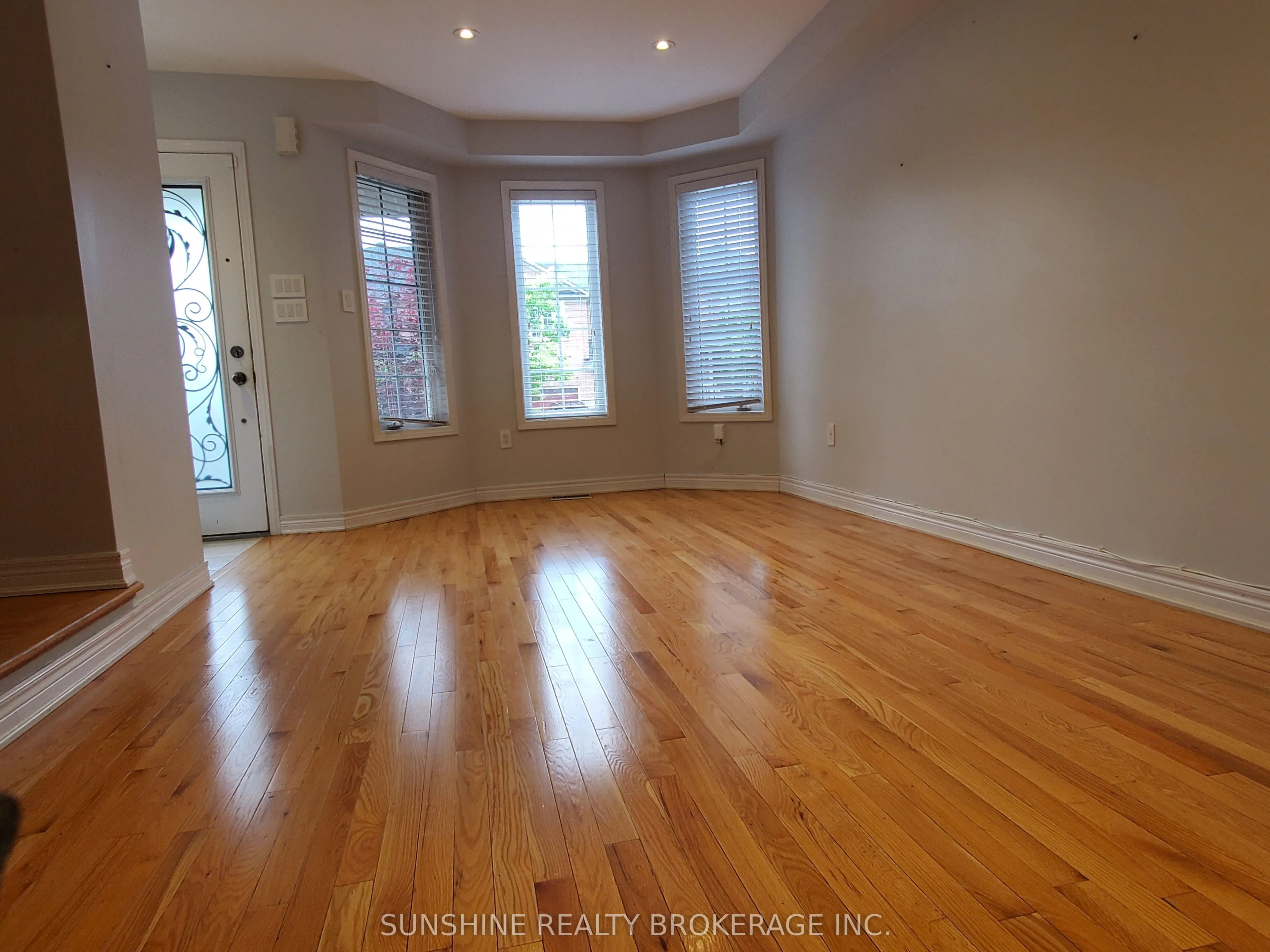 142 Laurelhurst Crescent