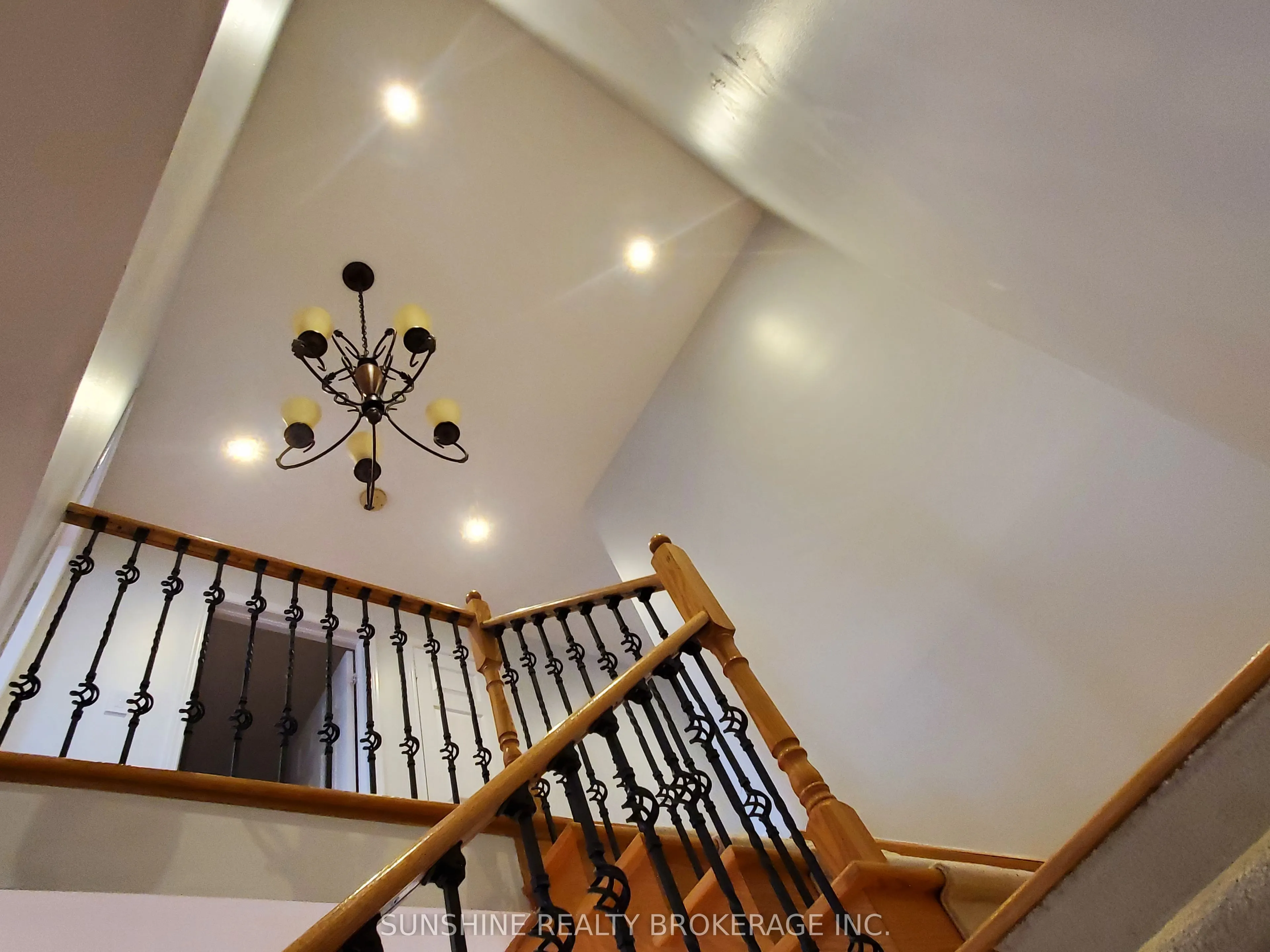 142 Laurelhurst Crescent