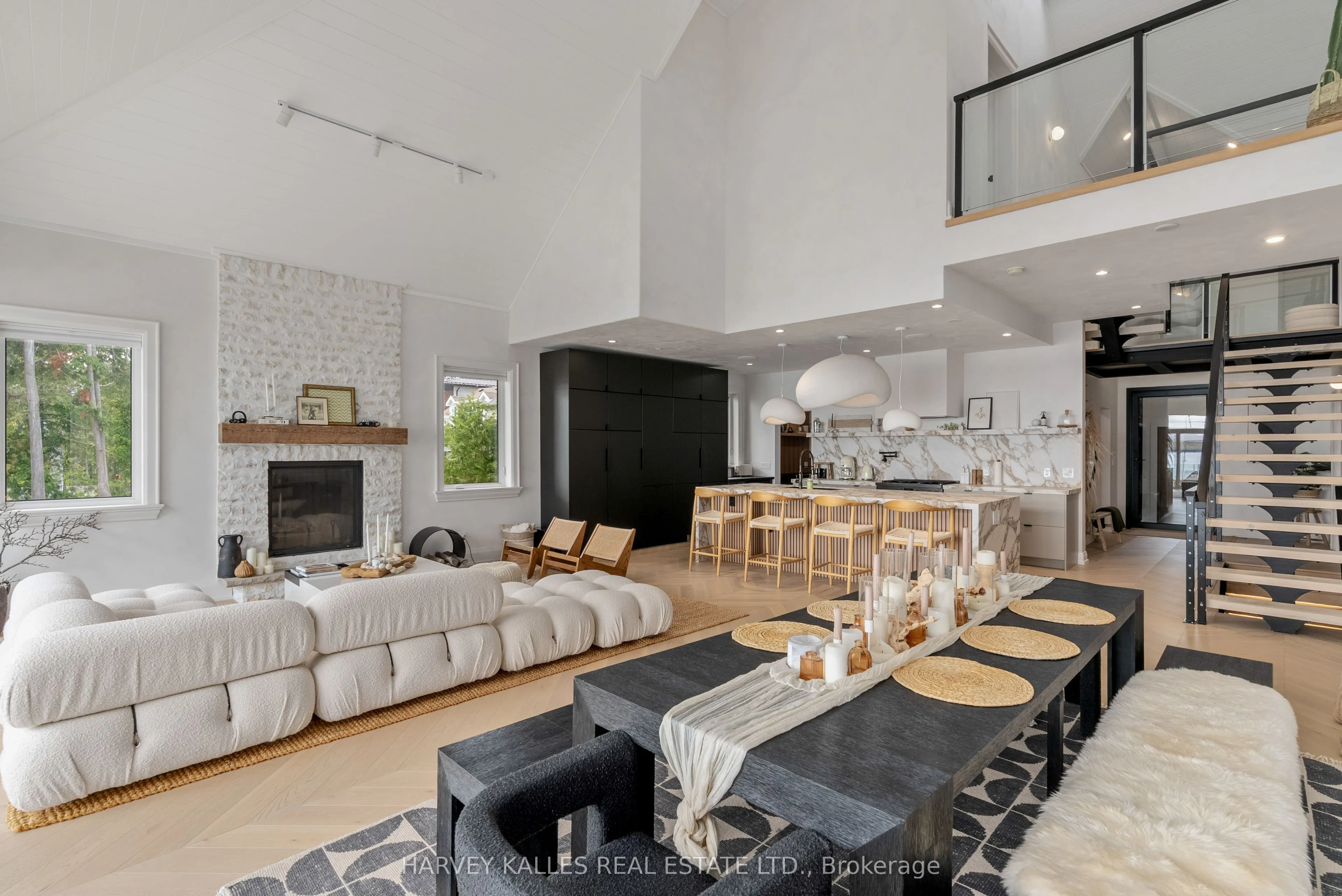 3421 Crescent Harbour Road