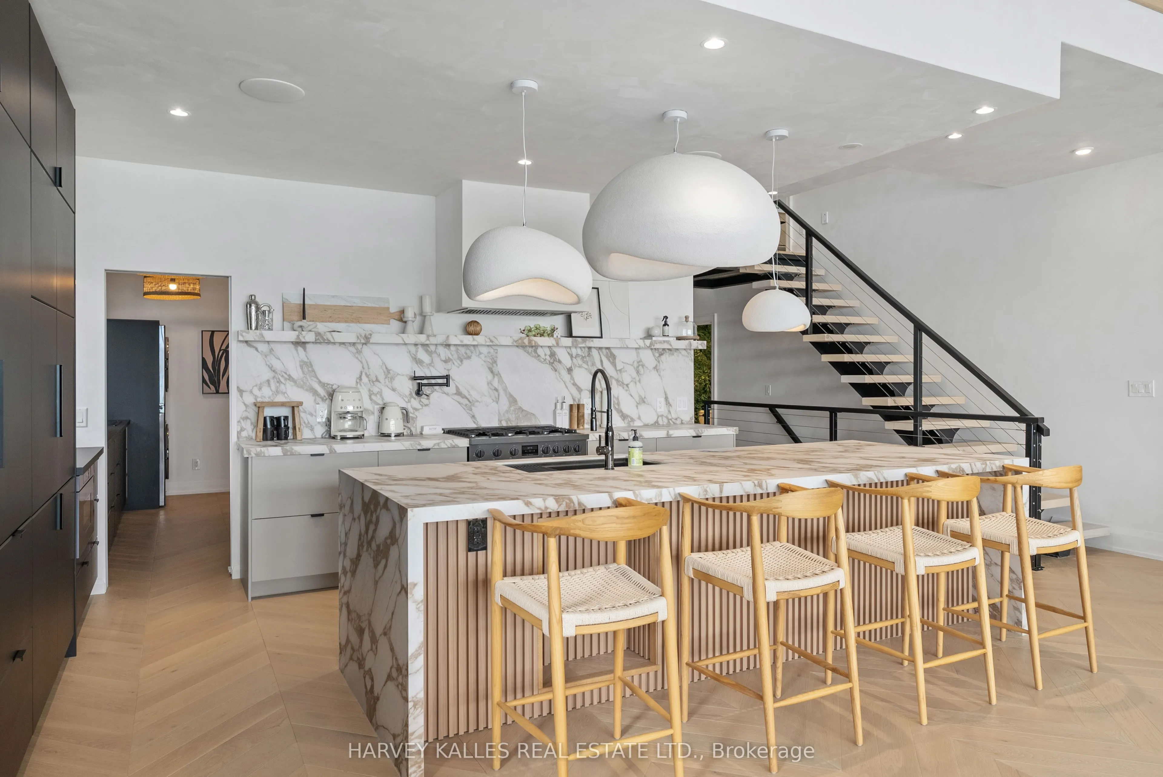 3421 Crescent Harbour Road