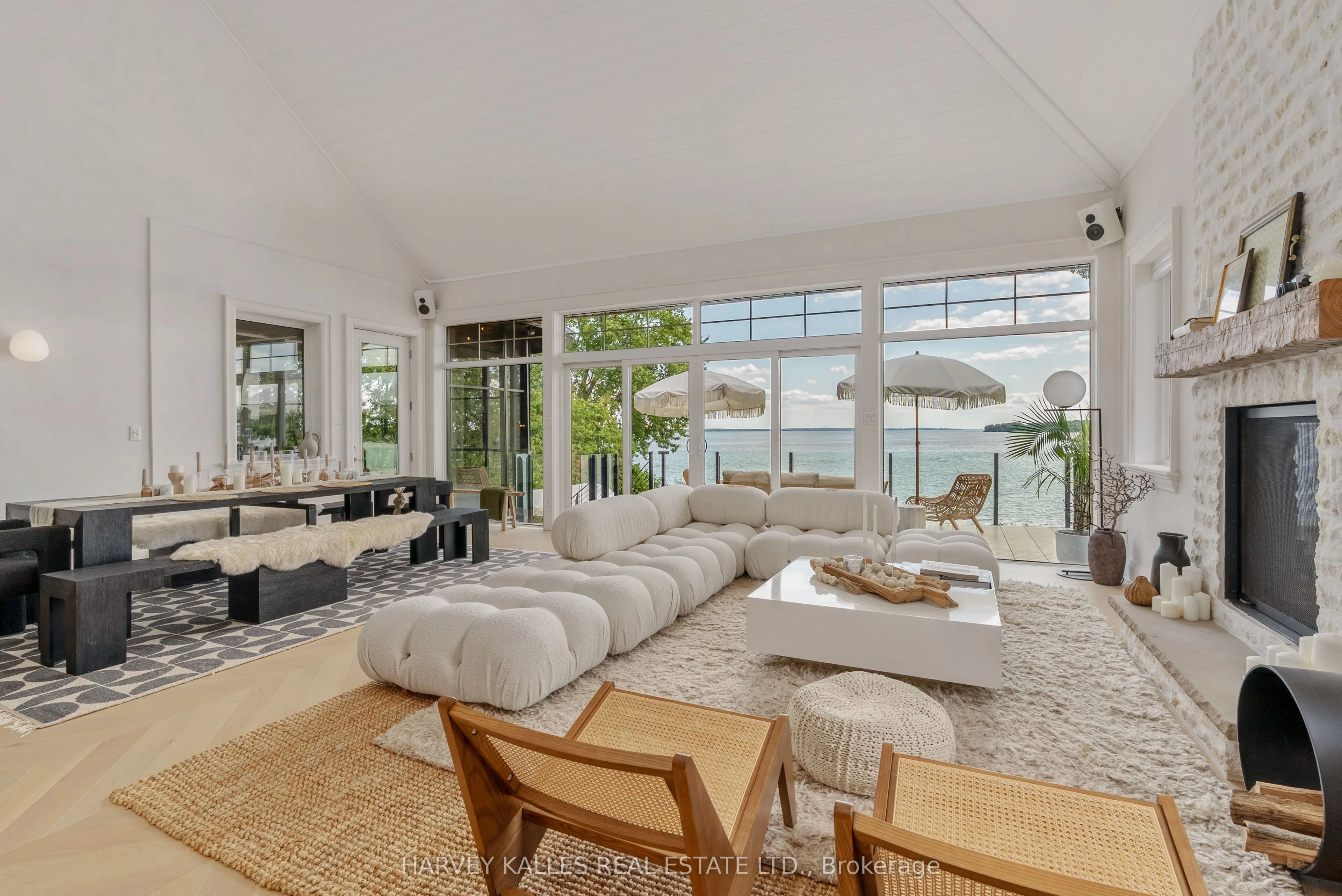 3421 Crescent Harbour Road