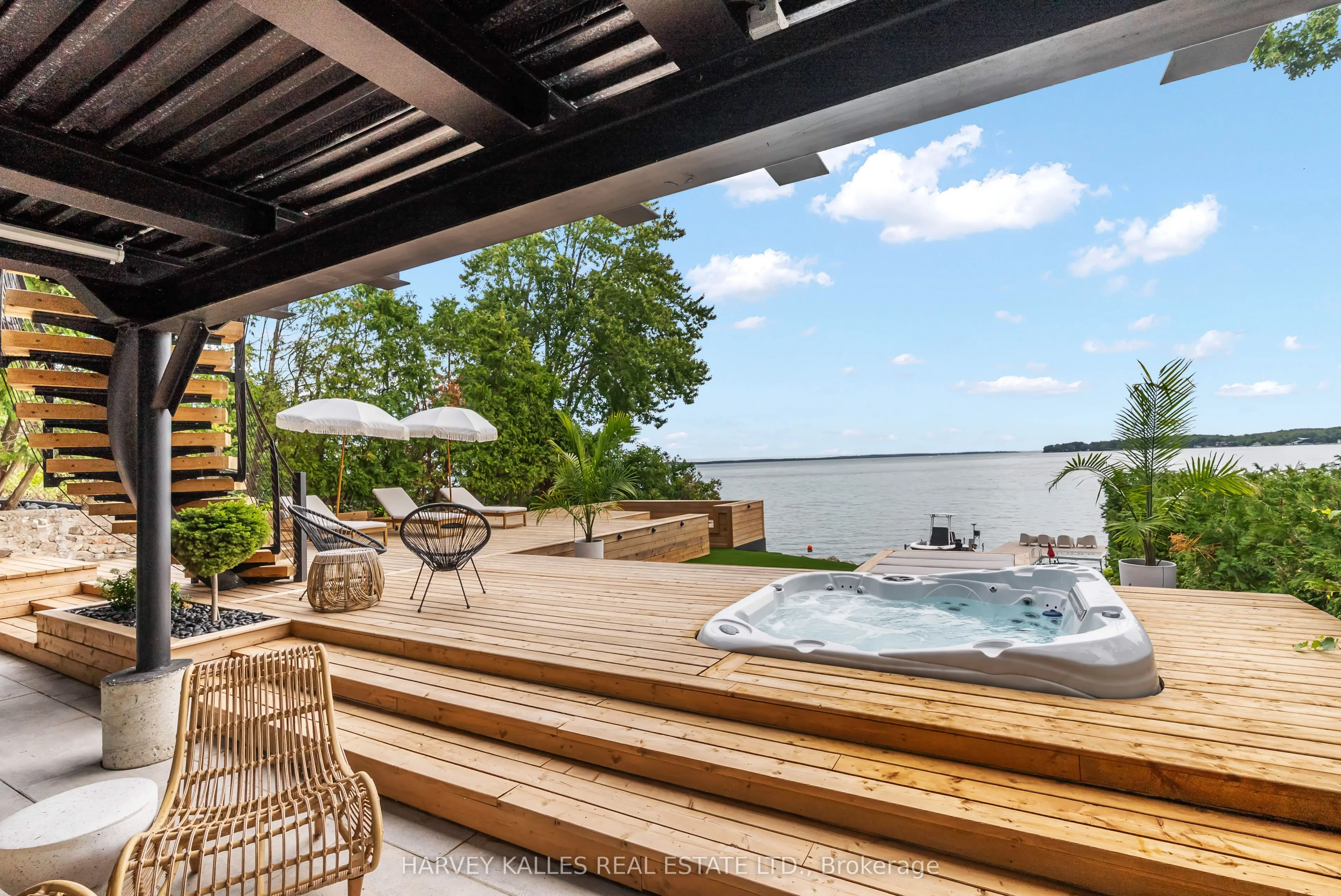 3421 Crescent Harbour Road
