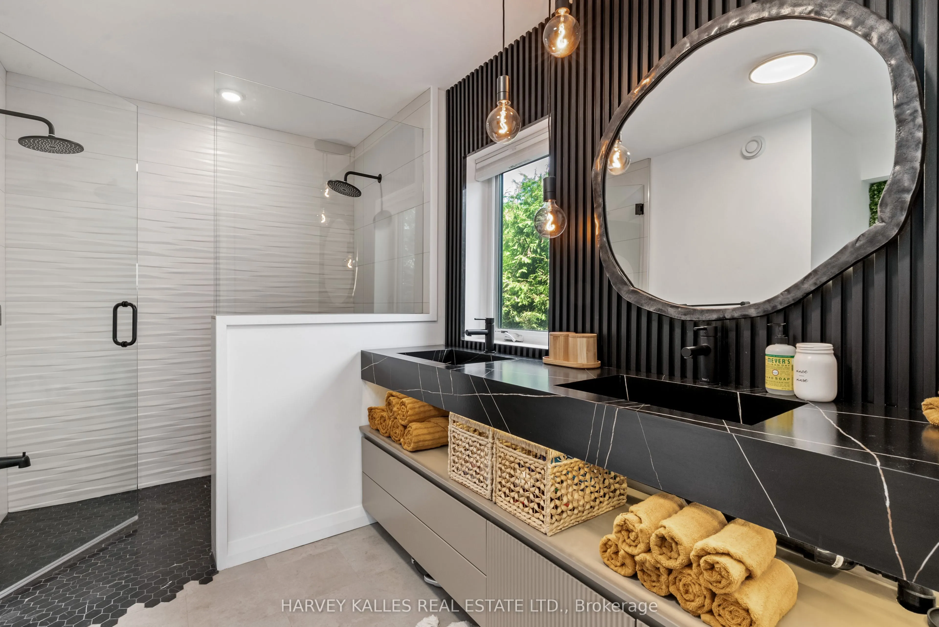 3421 Crescent Harbour Road