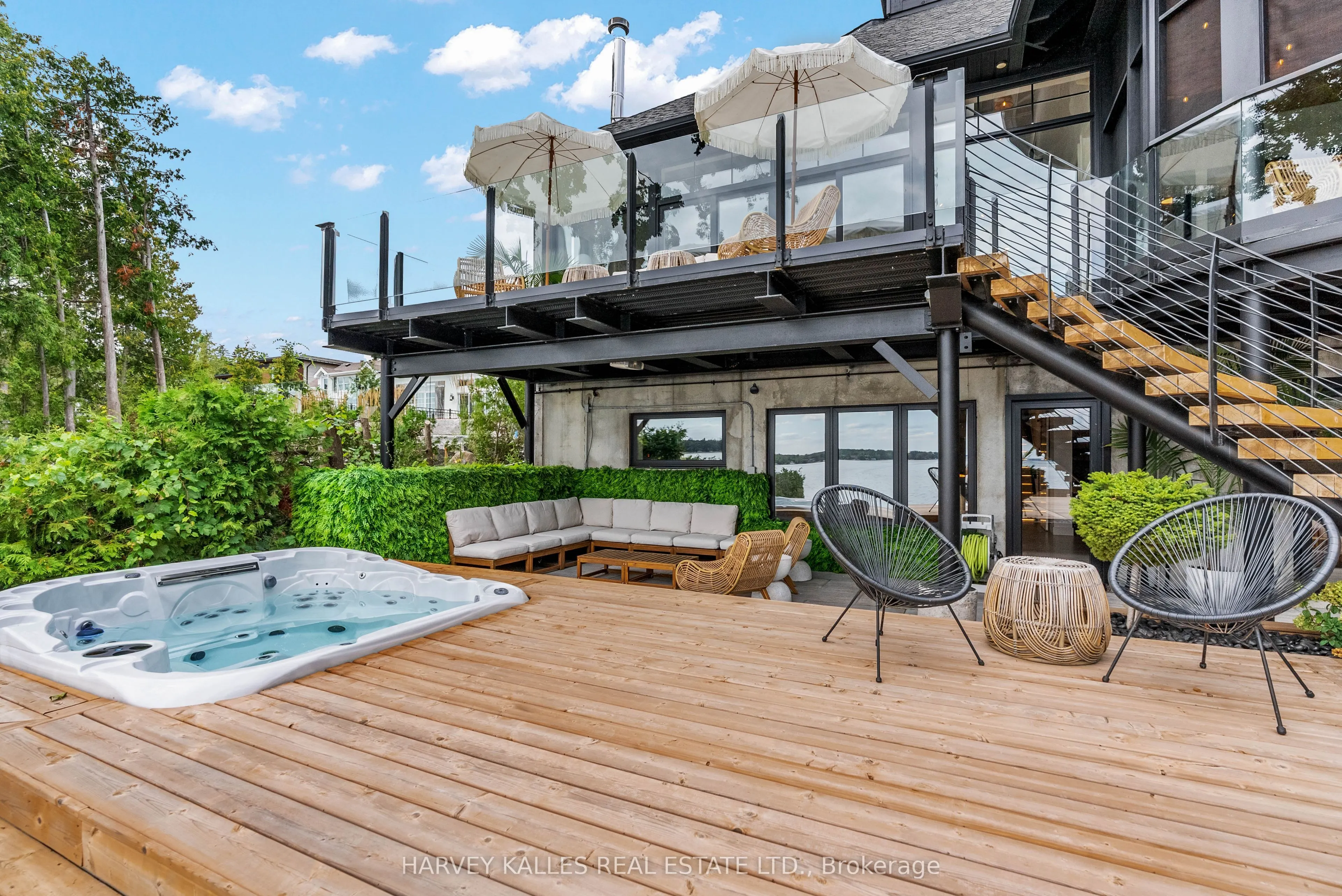 3421 Crescent Harbour Road