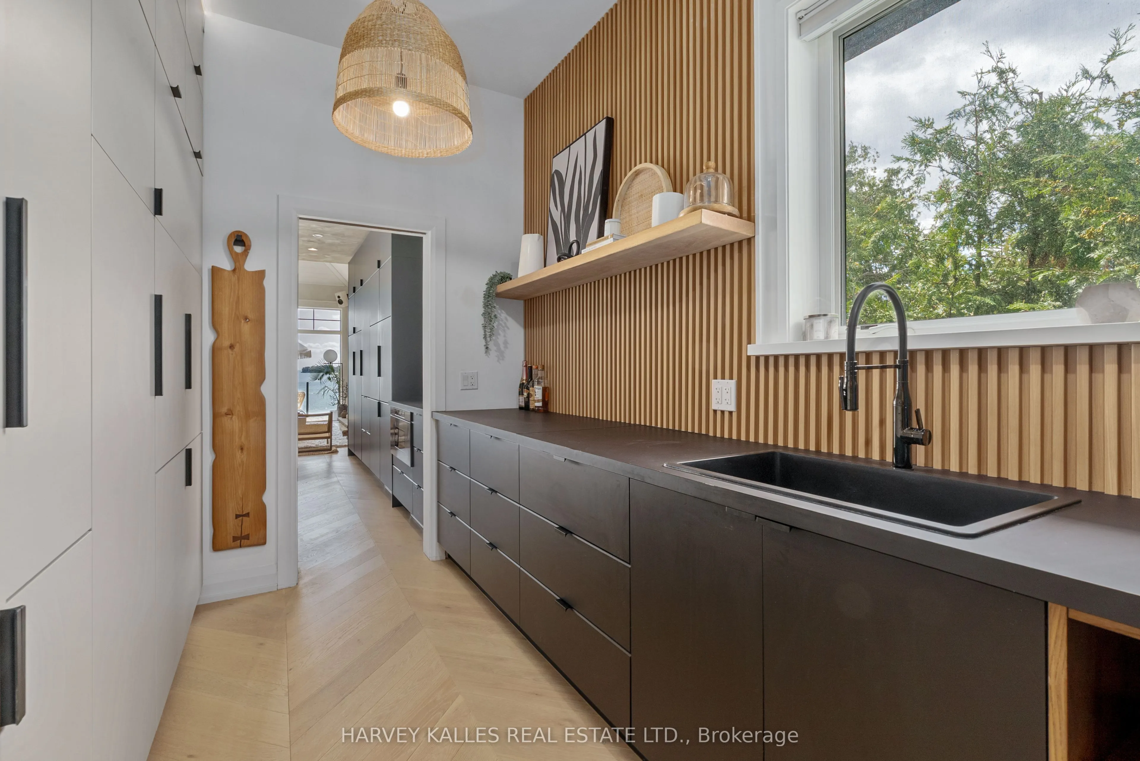 3421 Crescent Harbour Road