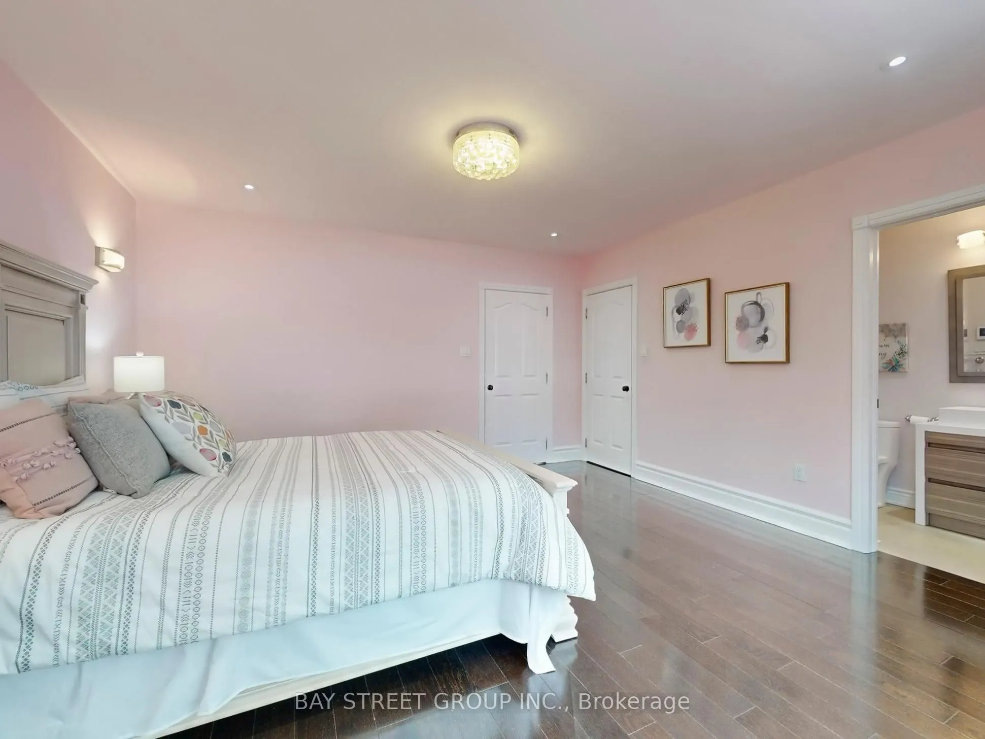 25 Brookshill Crescent