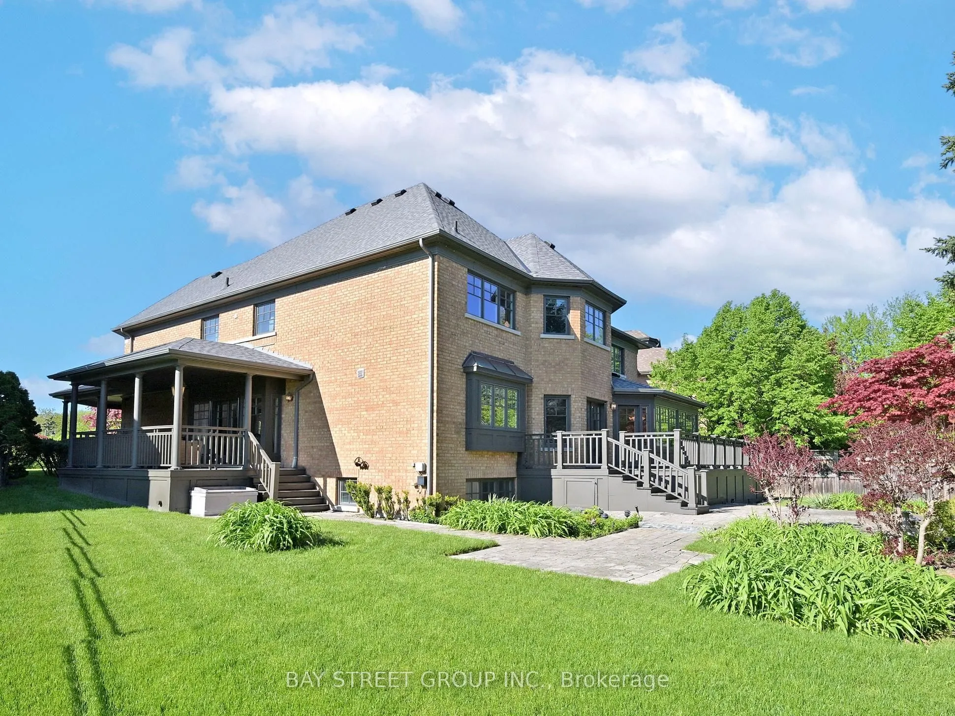 25 Brookshill Crescent