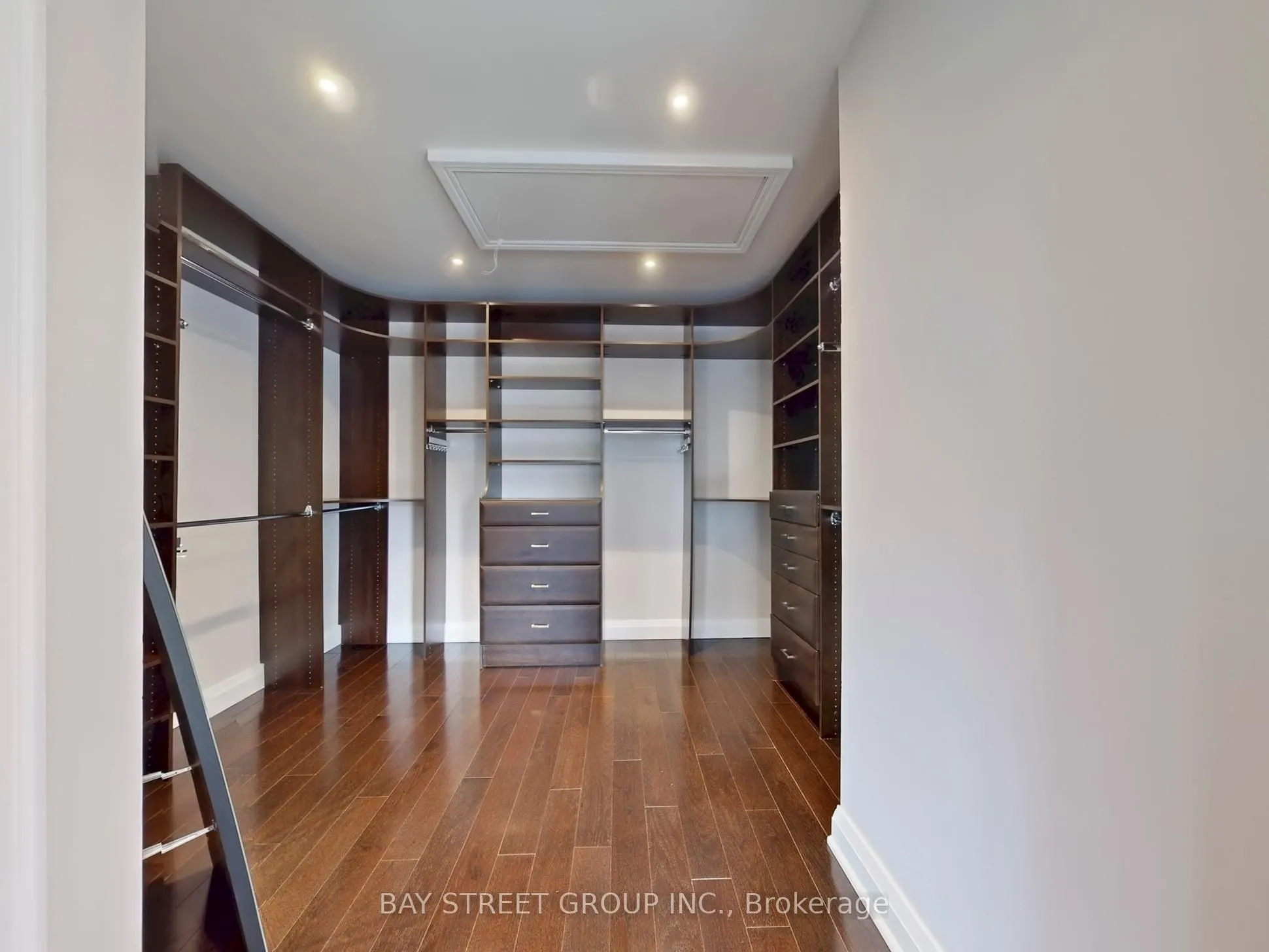 25 Brookshill Crescent