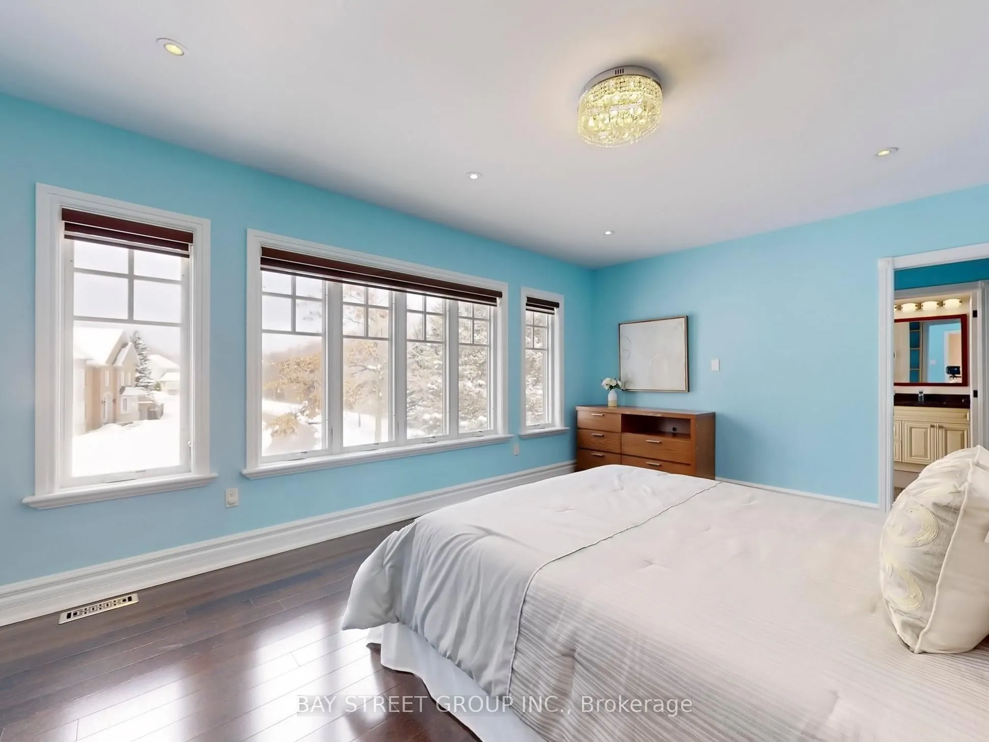 25 Brookshill Crescent