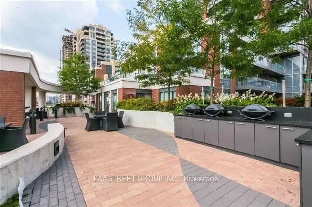 1 Uptown Drive, #1202