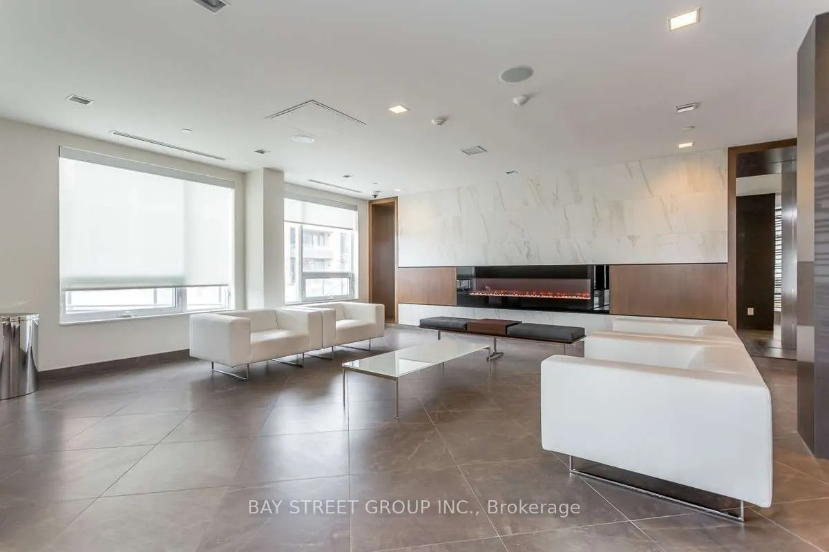 1 Uptown Drive, #1202