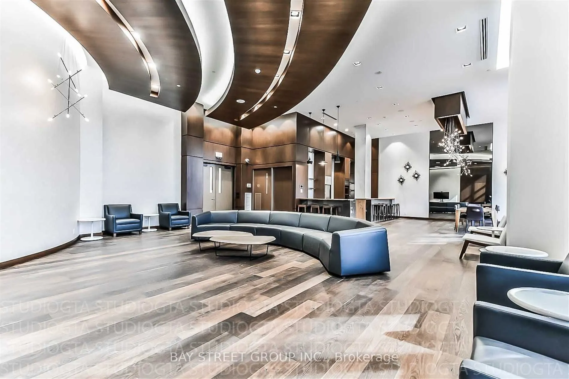 1 Uptown Drive, #1202