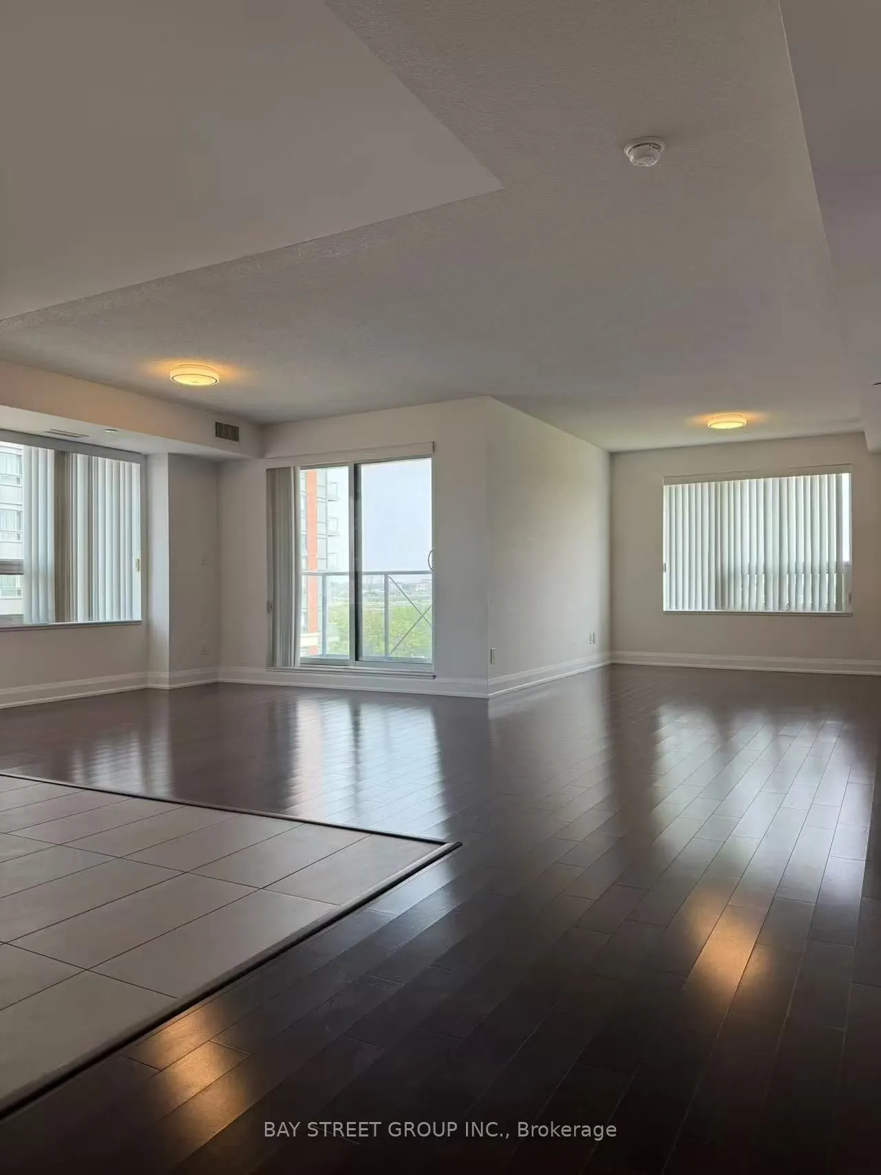 1 Uptown Drive, #1202
