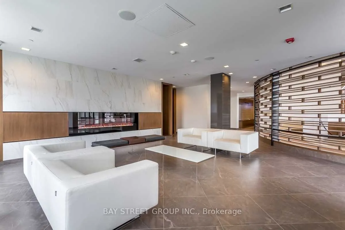 1 Uptown Drive, #1202