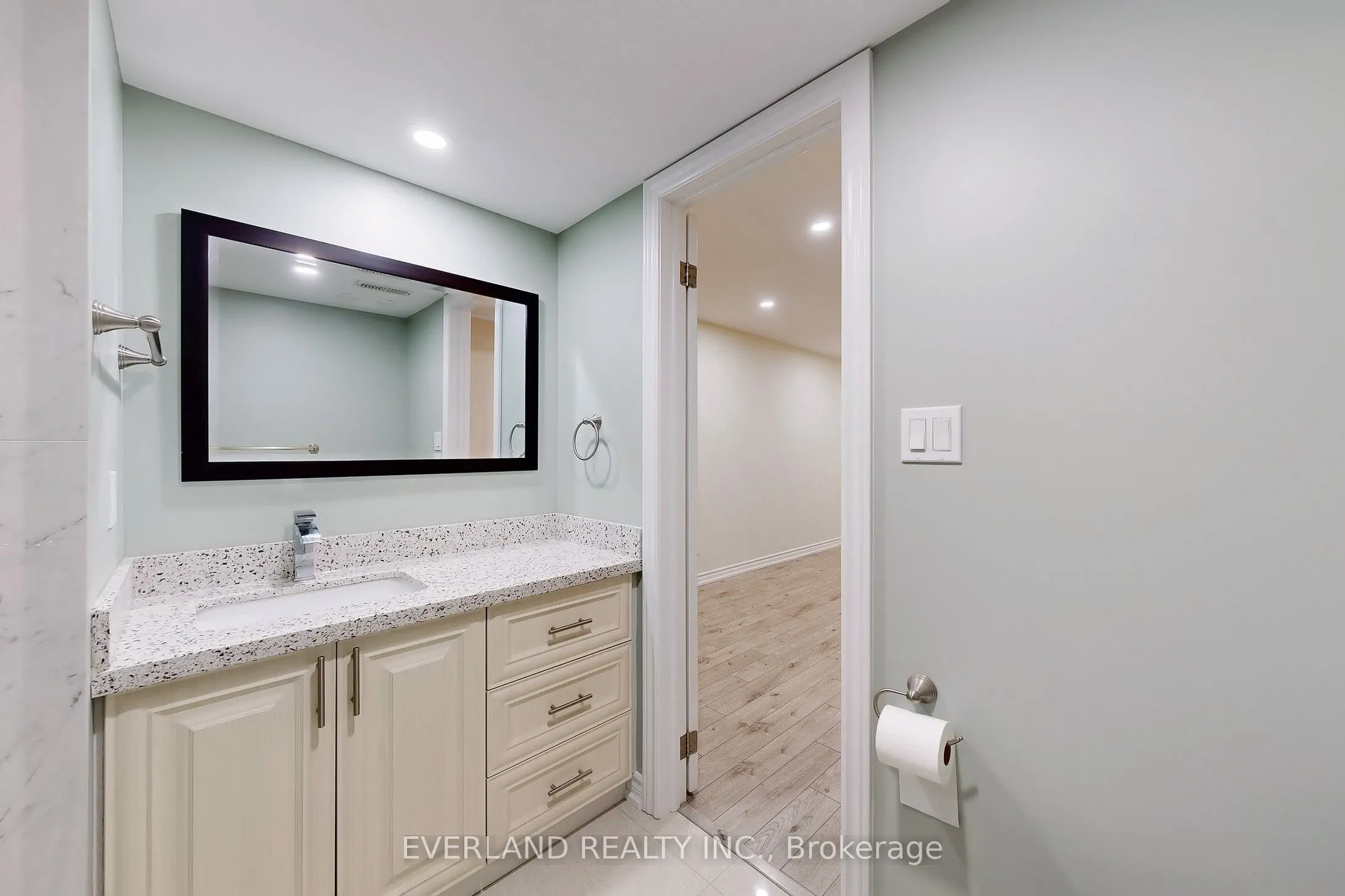 118 Orchard Hill Boulevard