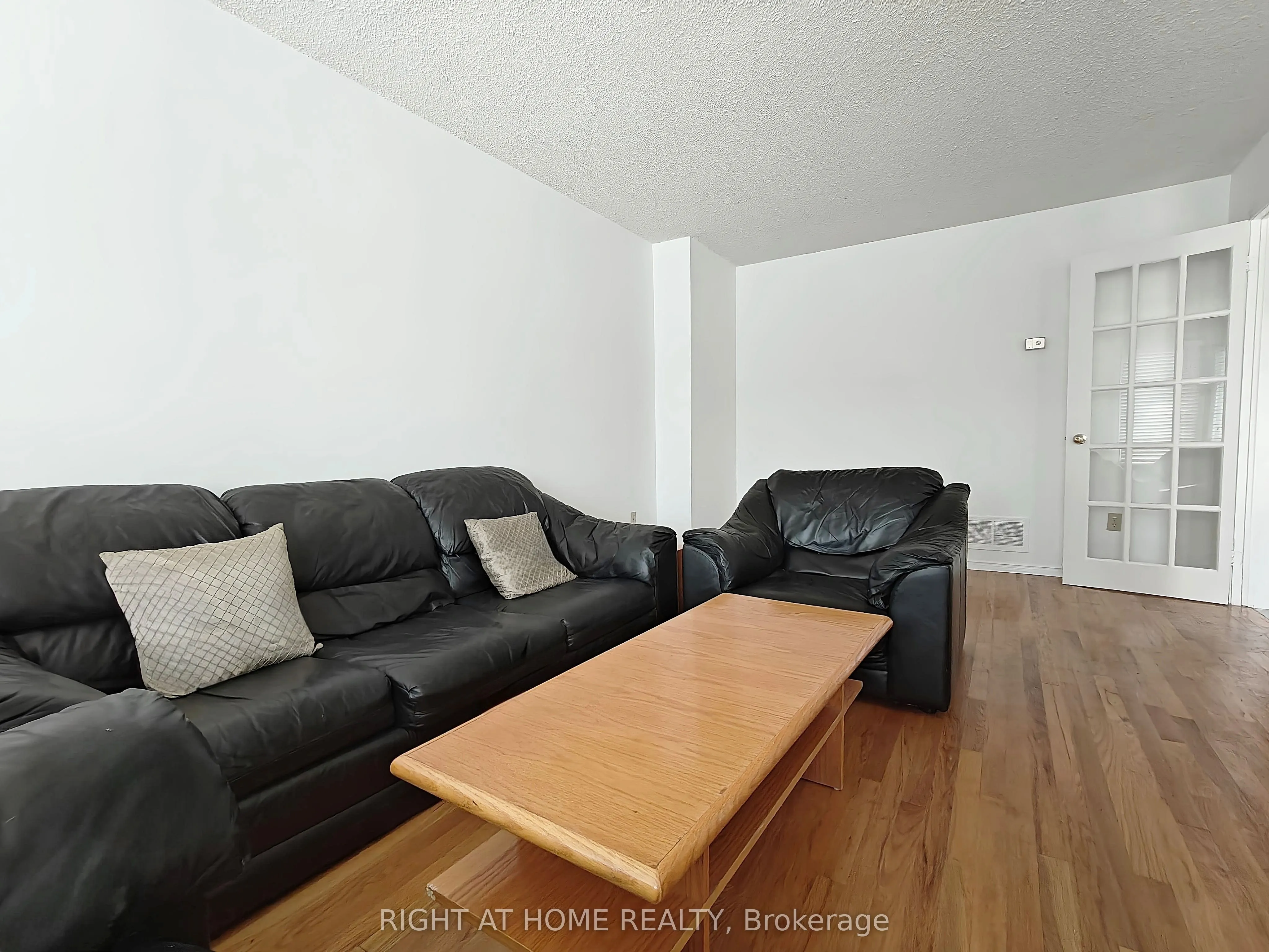 116 Cooperage Crescent