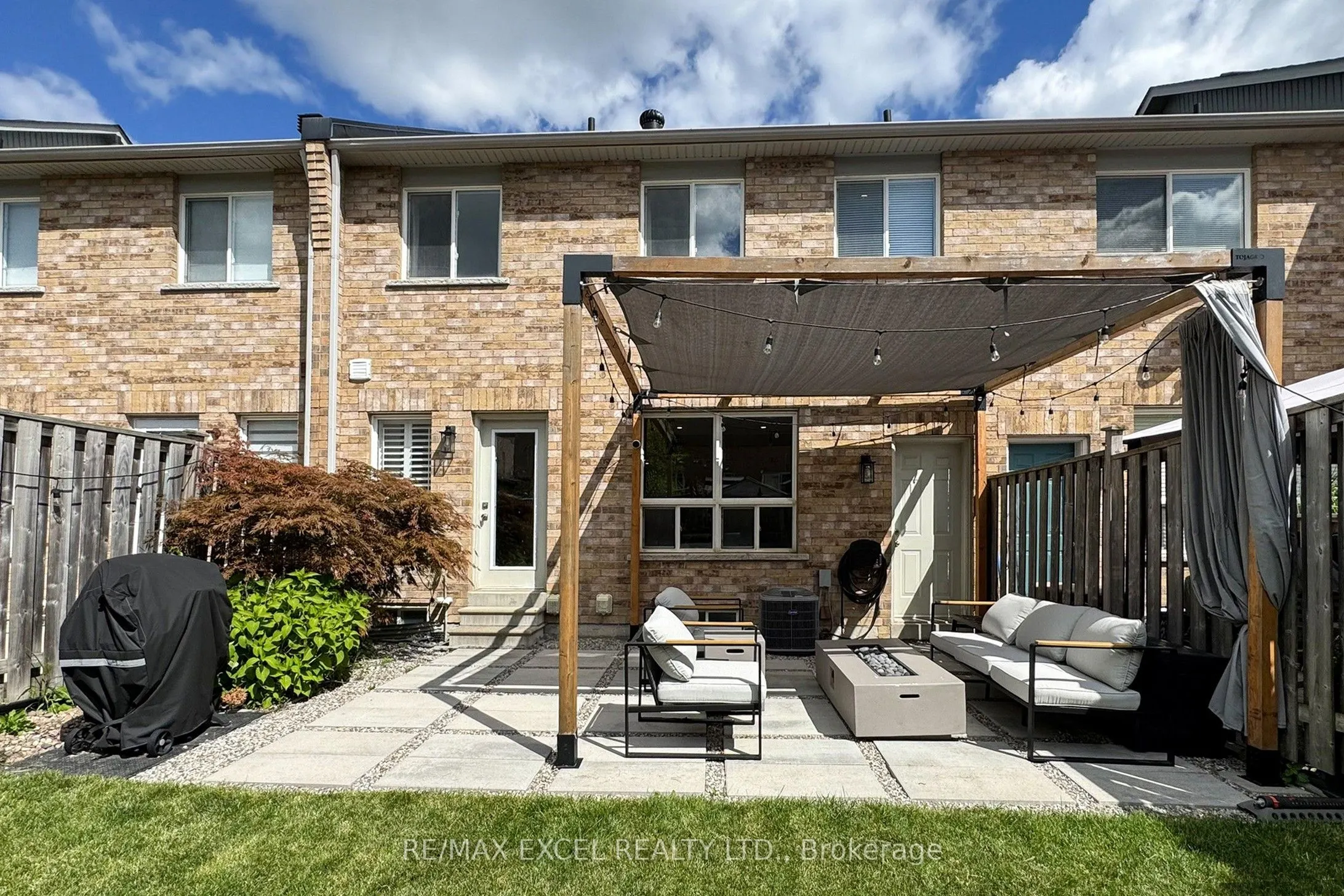 8 Hartmoor Street