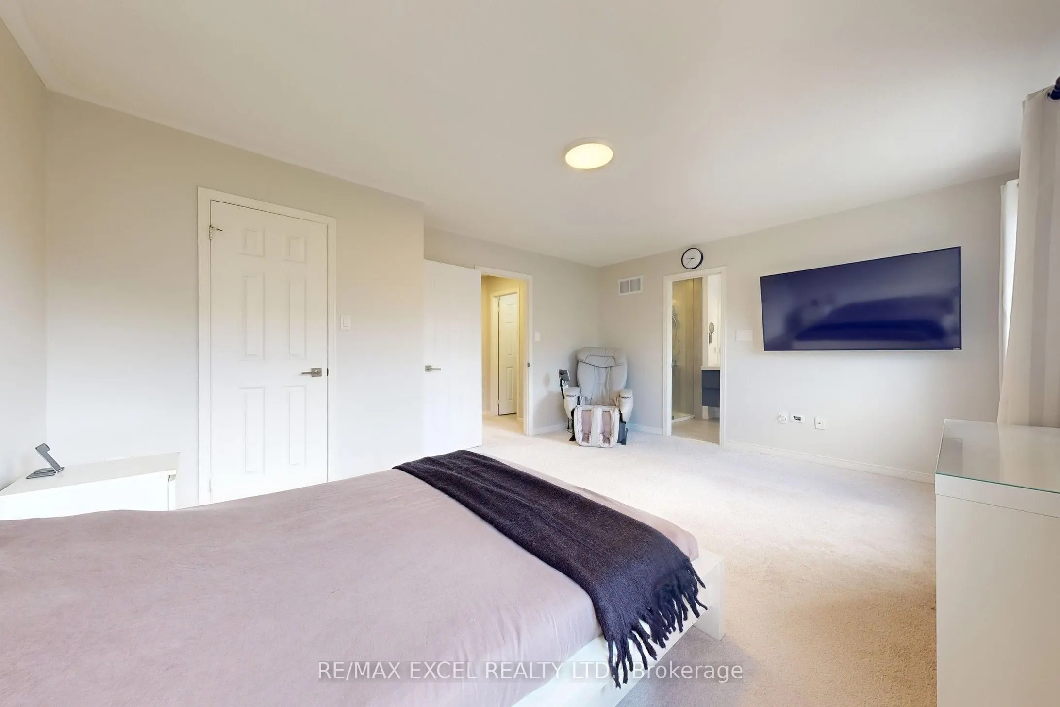 8 Hartmoor Street