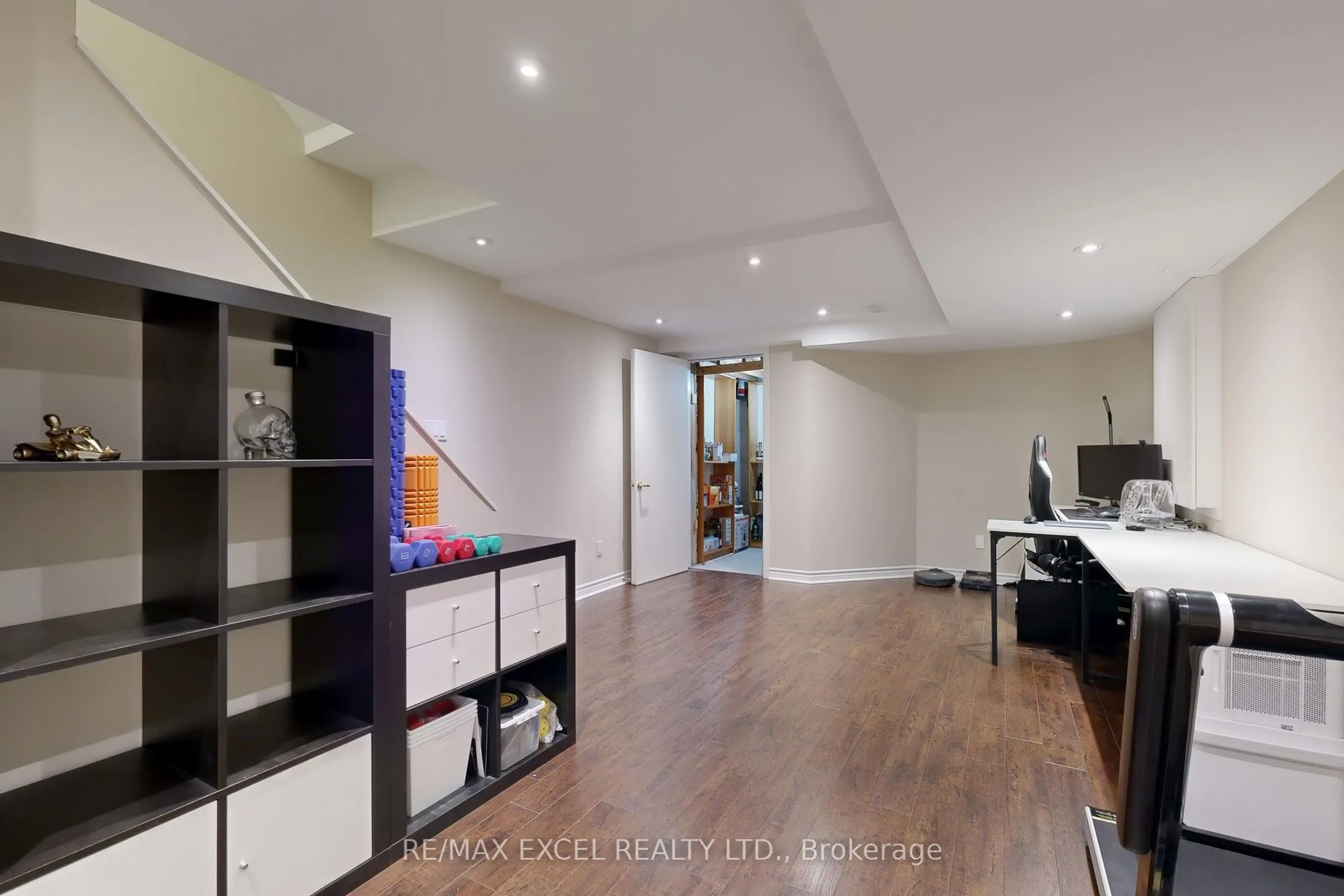 8 Hartmoor Street