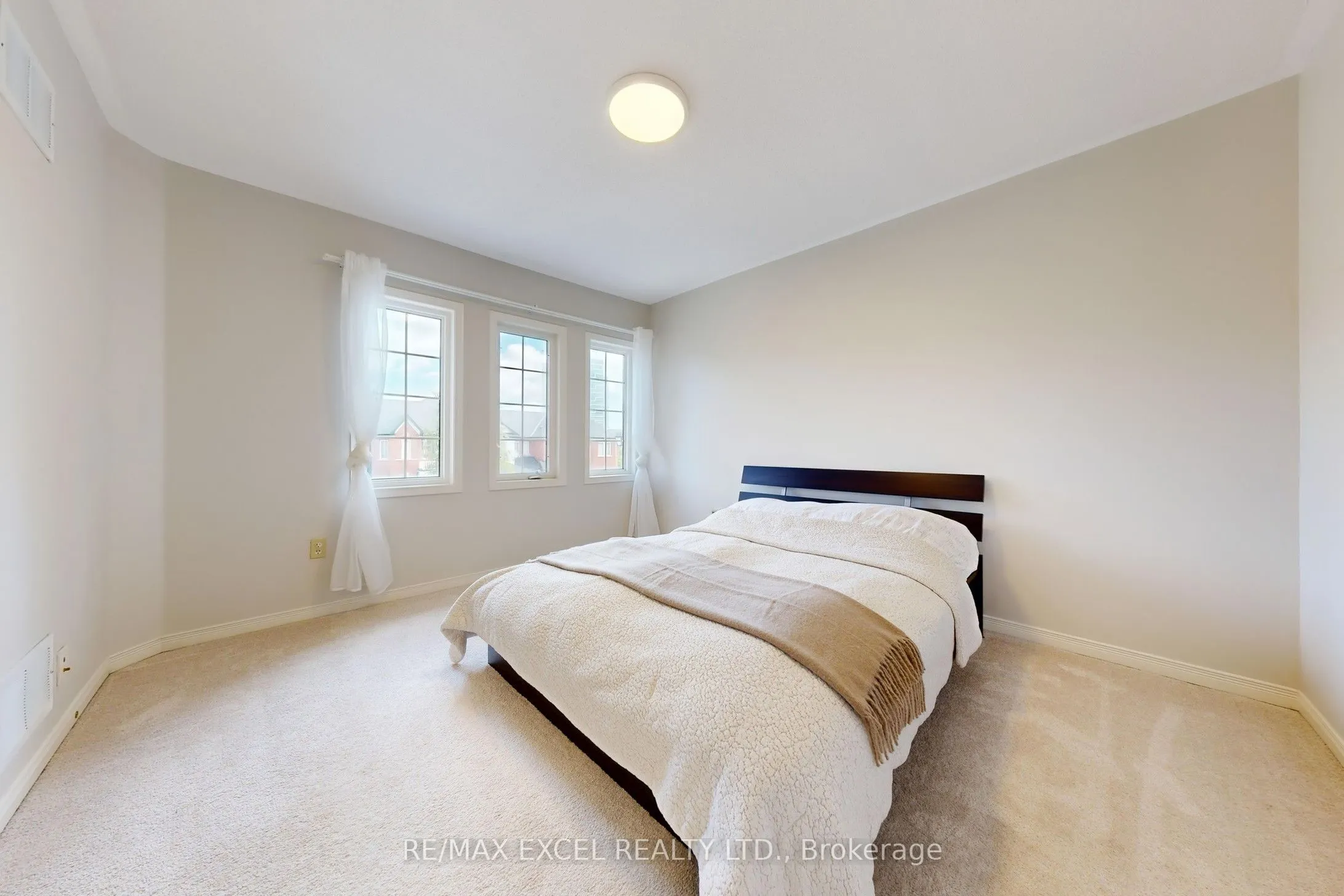 8 Hartmoor Street