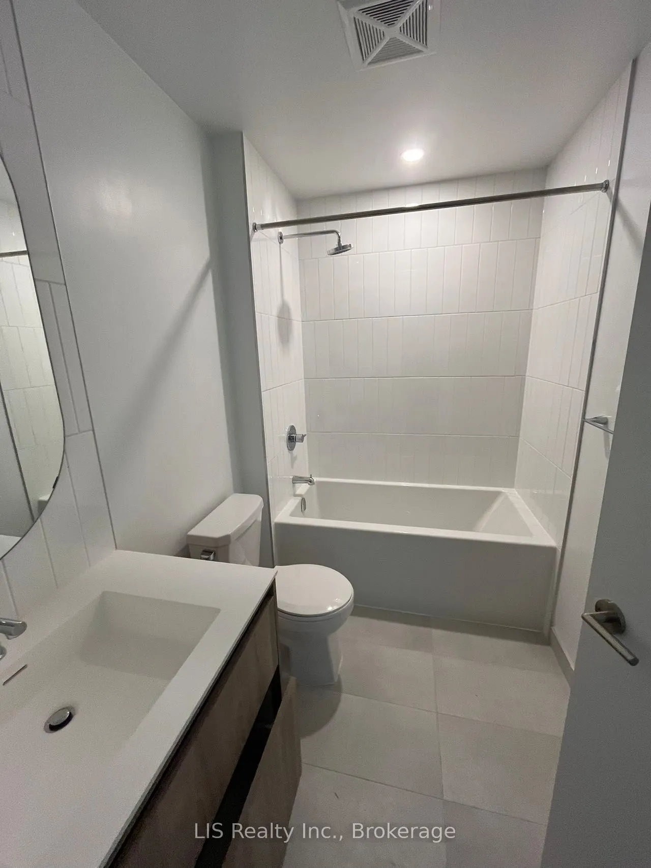 8 Beverley Glen Boulevard, #806